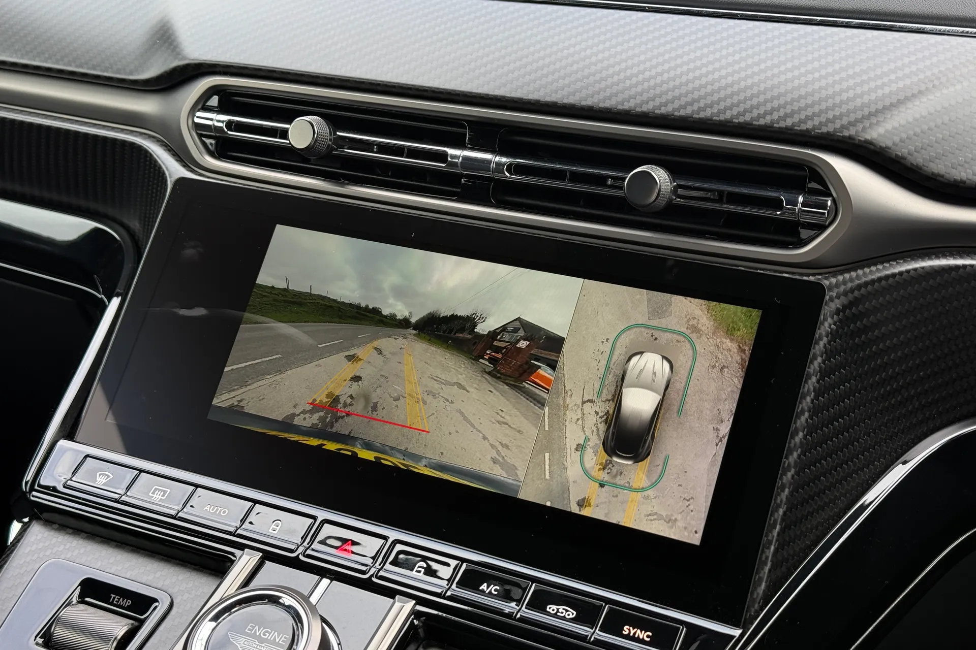 Aston Martin Vantage thumbnail image number 8