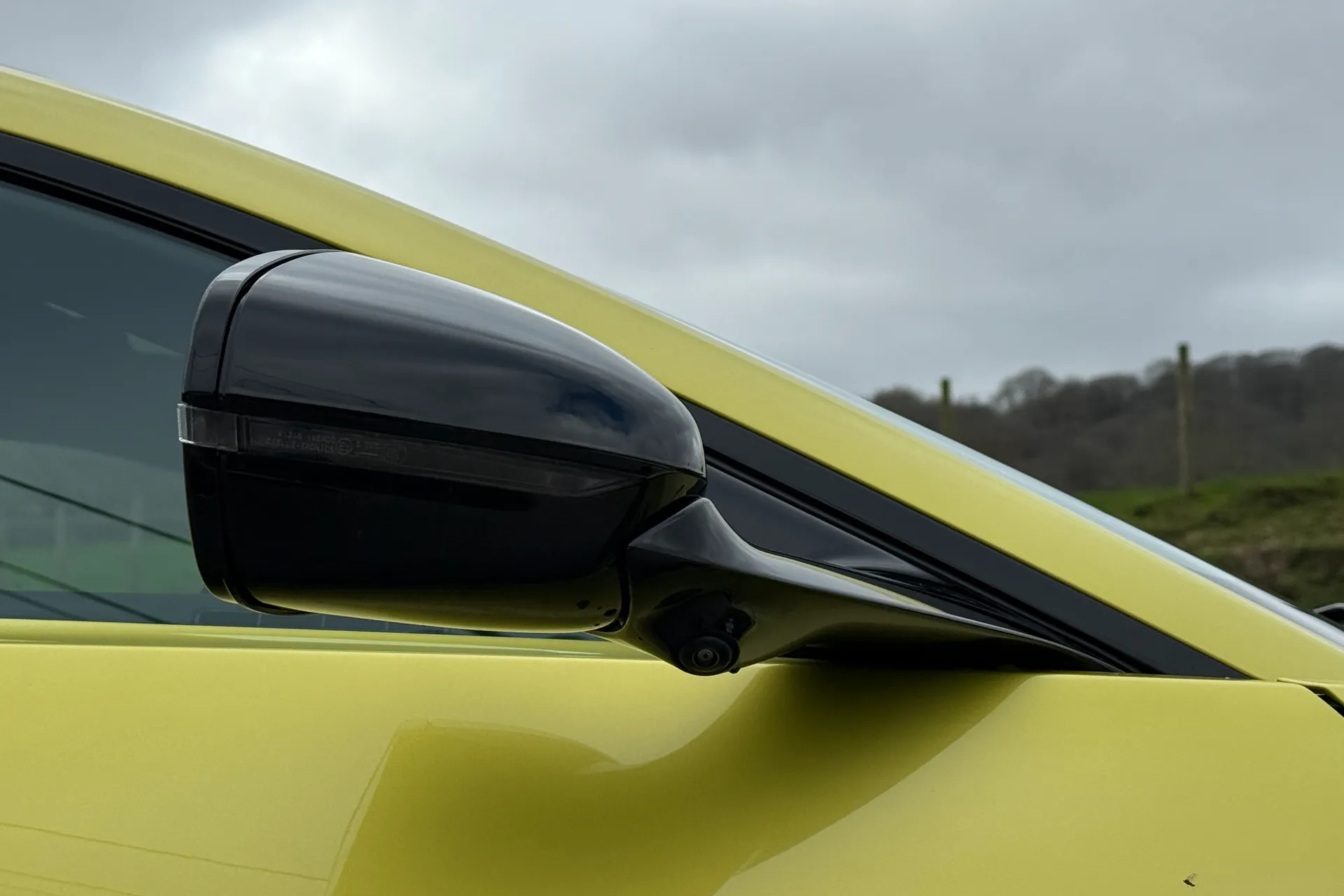 Aston Martin Vantage thumbnail image number 29