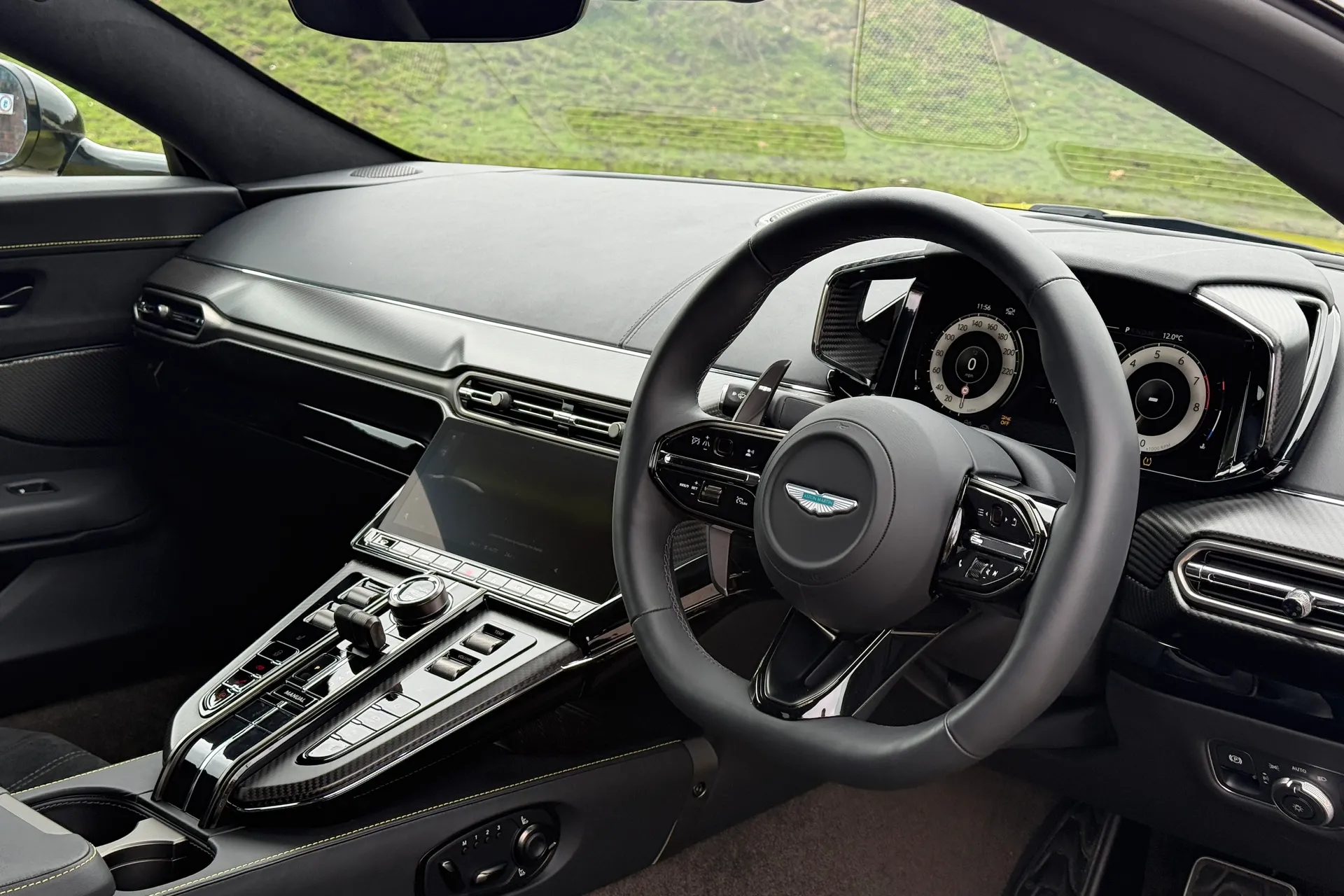 Aston Martin Vantage thumbnail image number 7