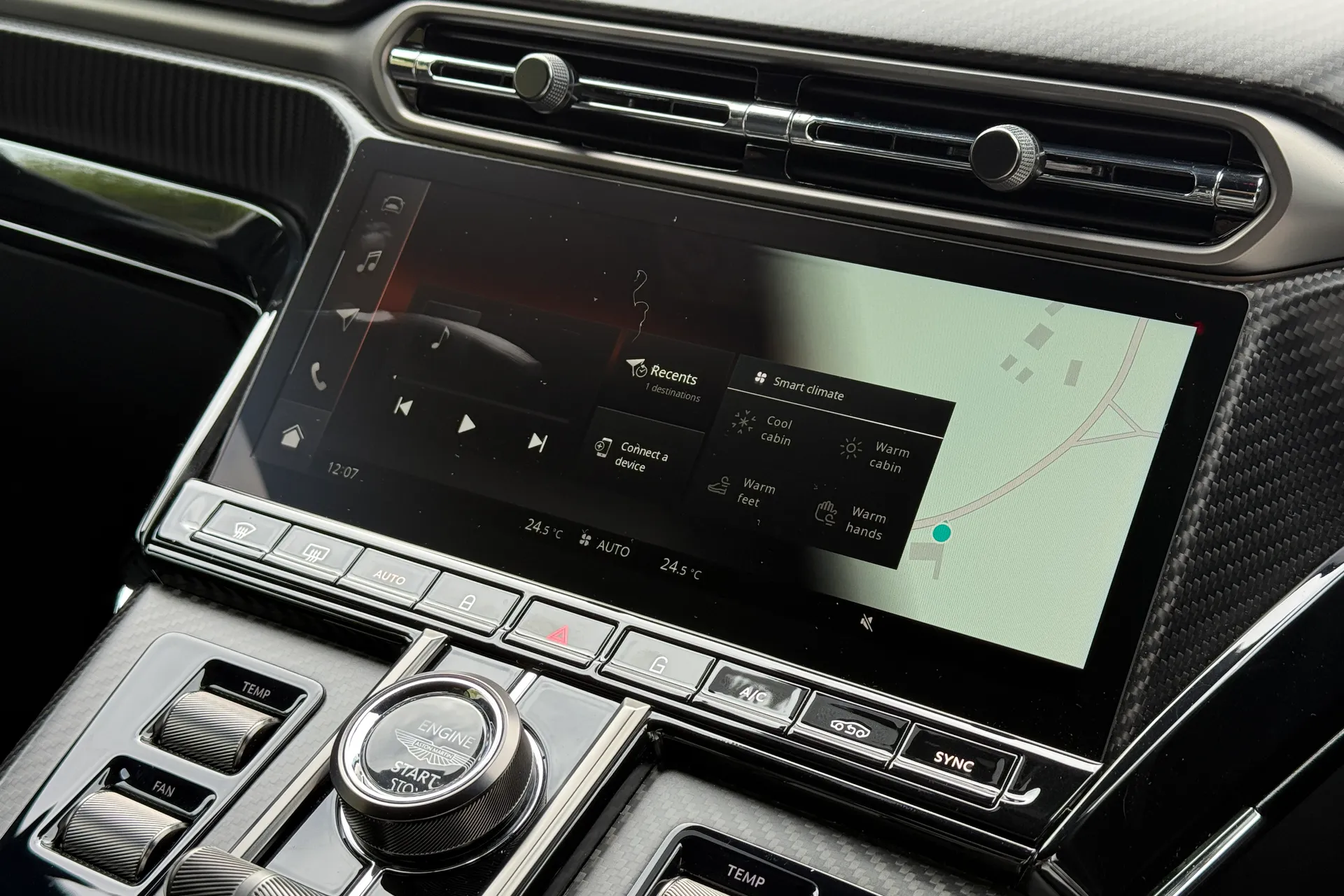 Aston Martin Vantage thumbnail image number 44