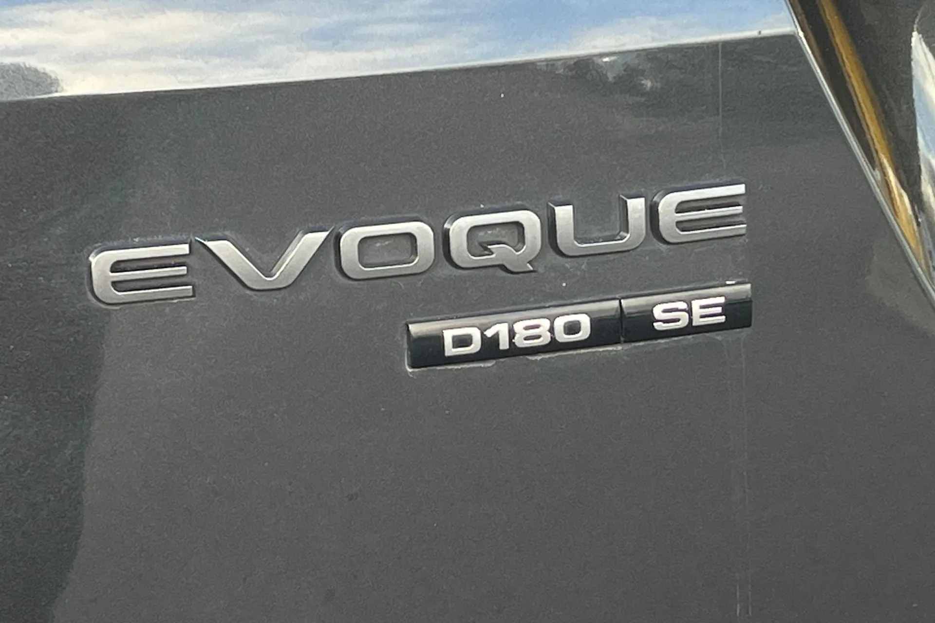 LAND ROVER RANGE ROVER EVOQUE thumbnail image number 23