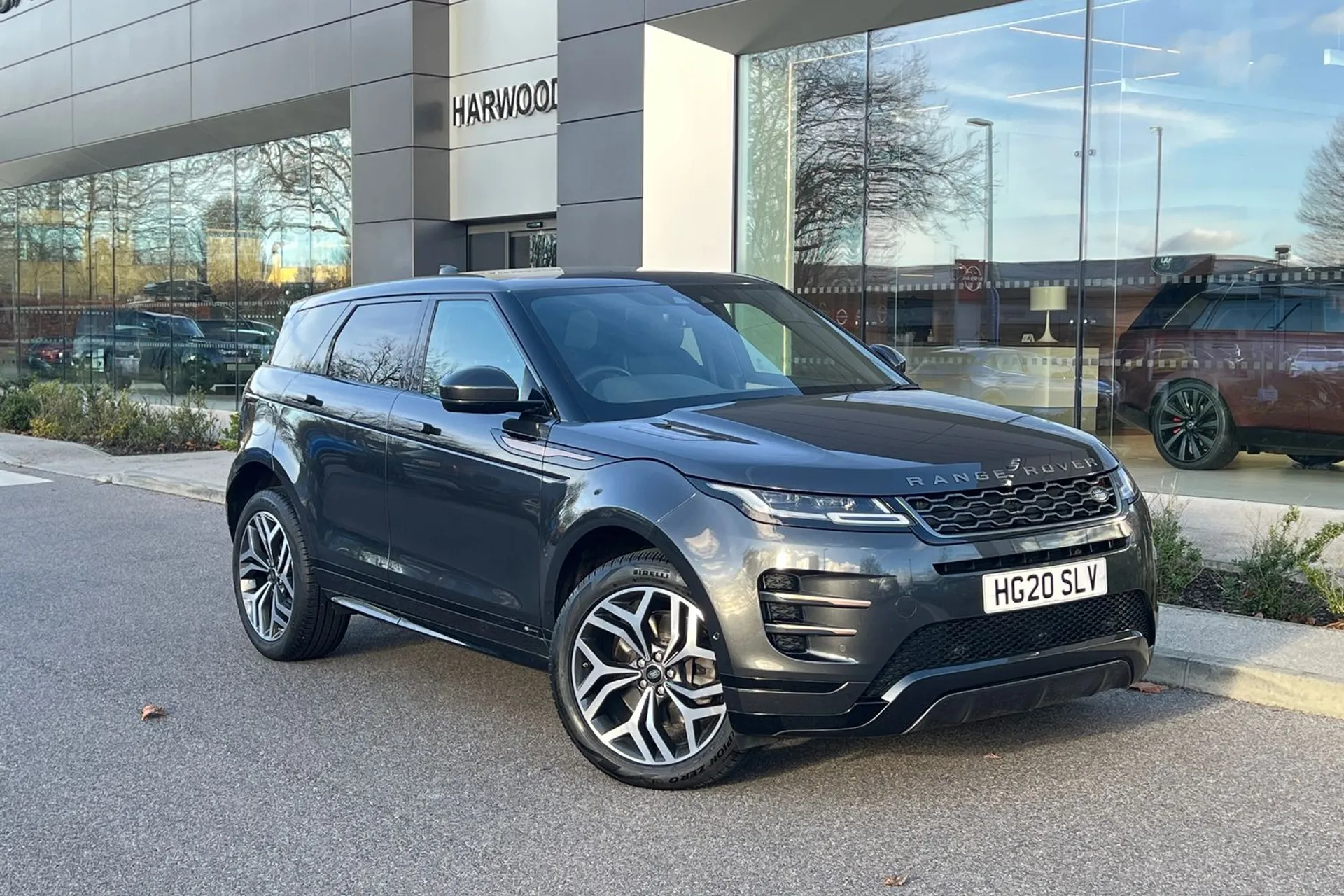 LAND ROVER RANGE ROVER EVOQUE focused image