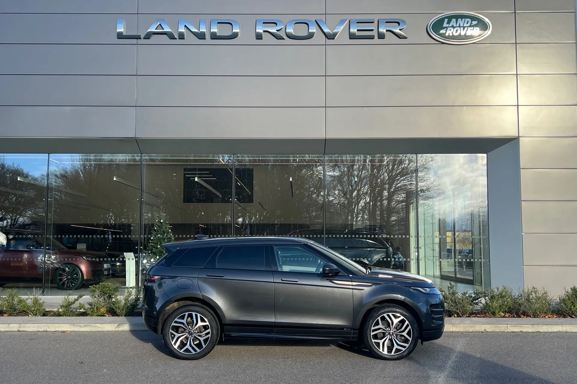 LAND ROVER RANGE ROVER EVOQUE thumbnail image number 2