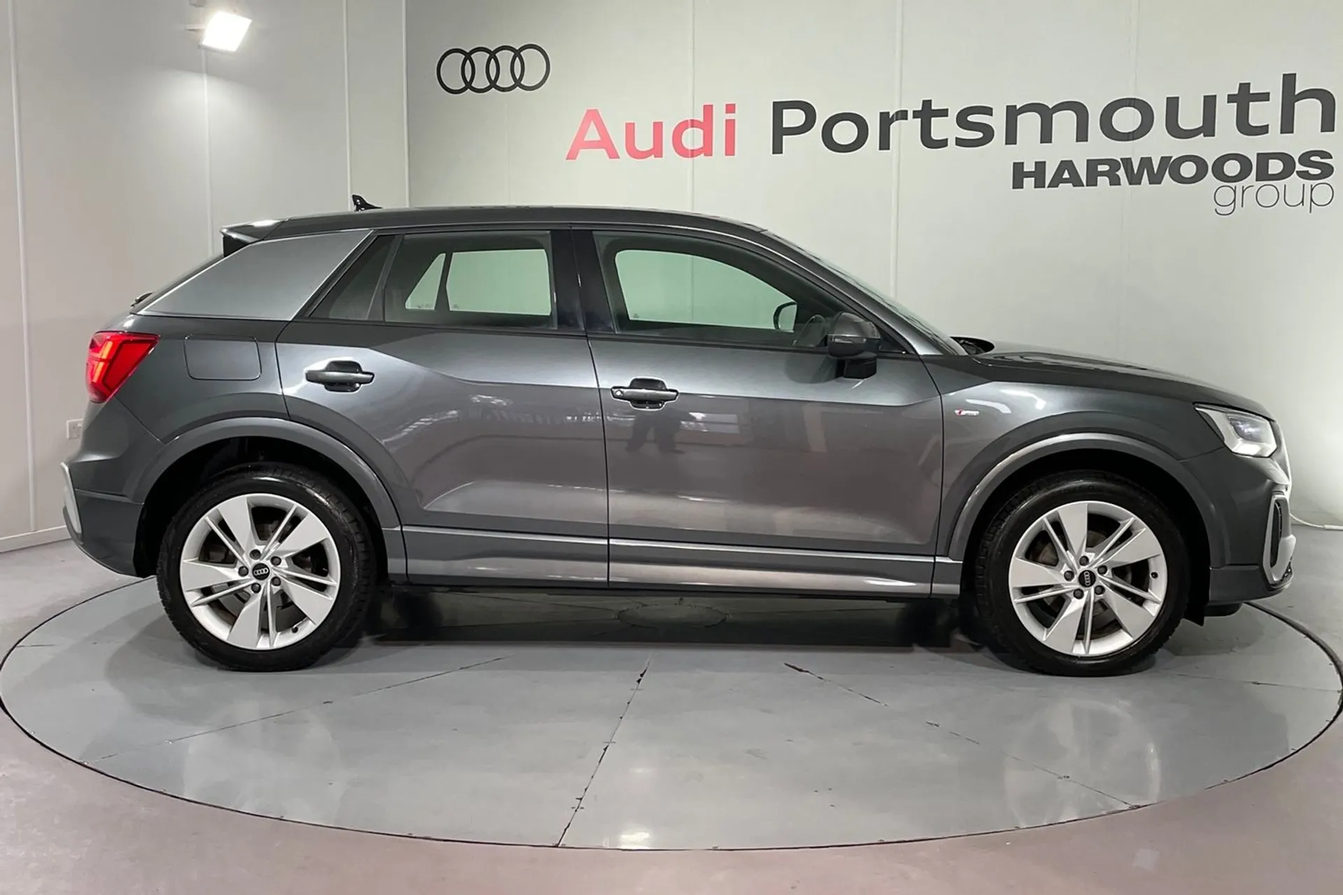 Audi Q2 thumbnail image number 2