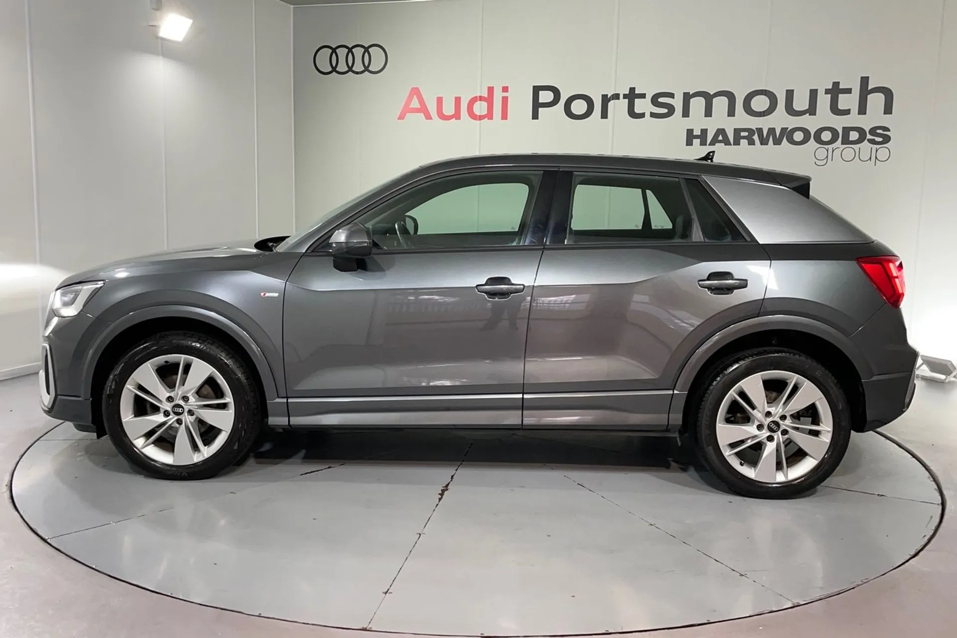 Audi Q2 thumbnail image number 12