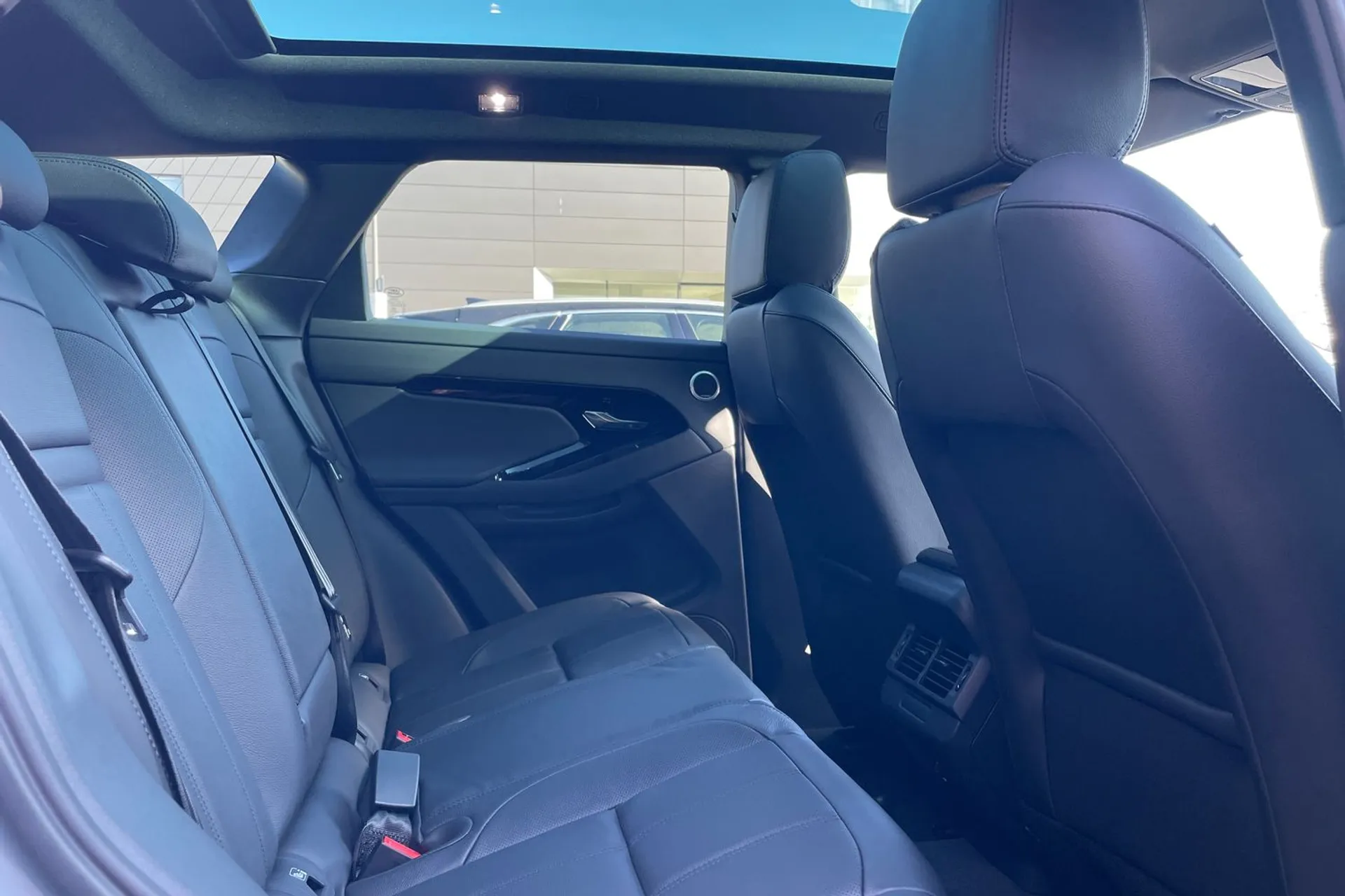 LAND ROVER RANGE ROVER EVOQUE thumbnail image number 30