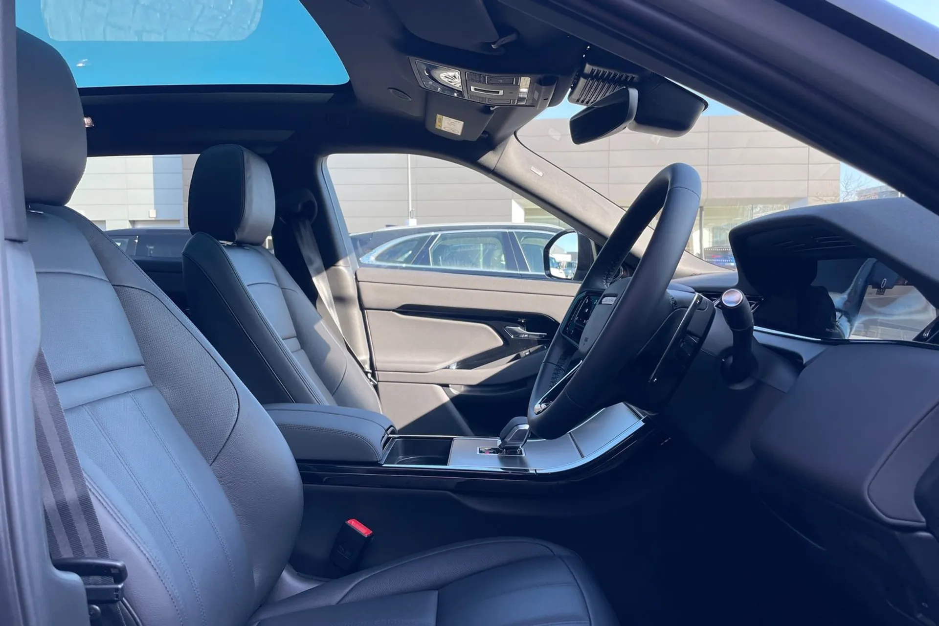 LAND ROVER RANGE ROVER EVOQUE thumbnail image number 33