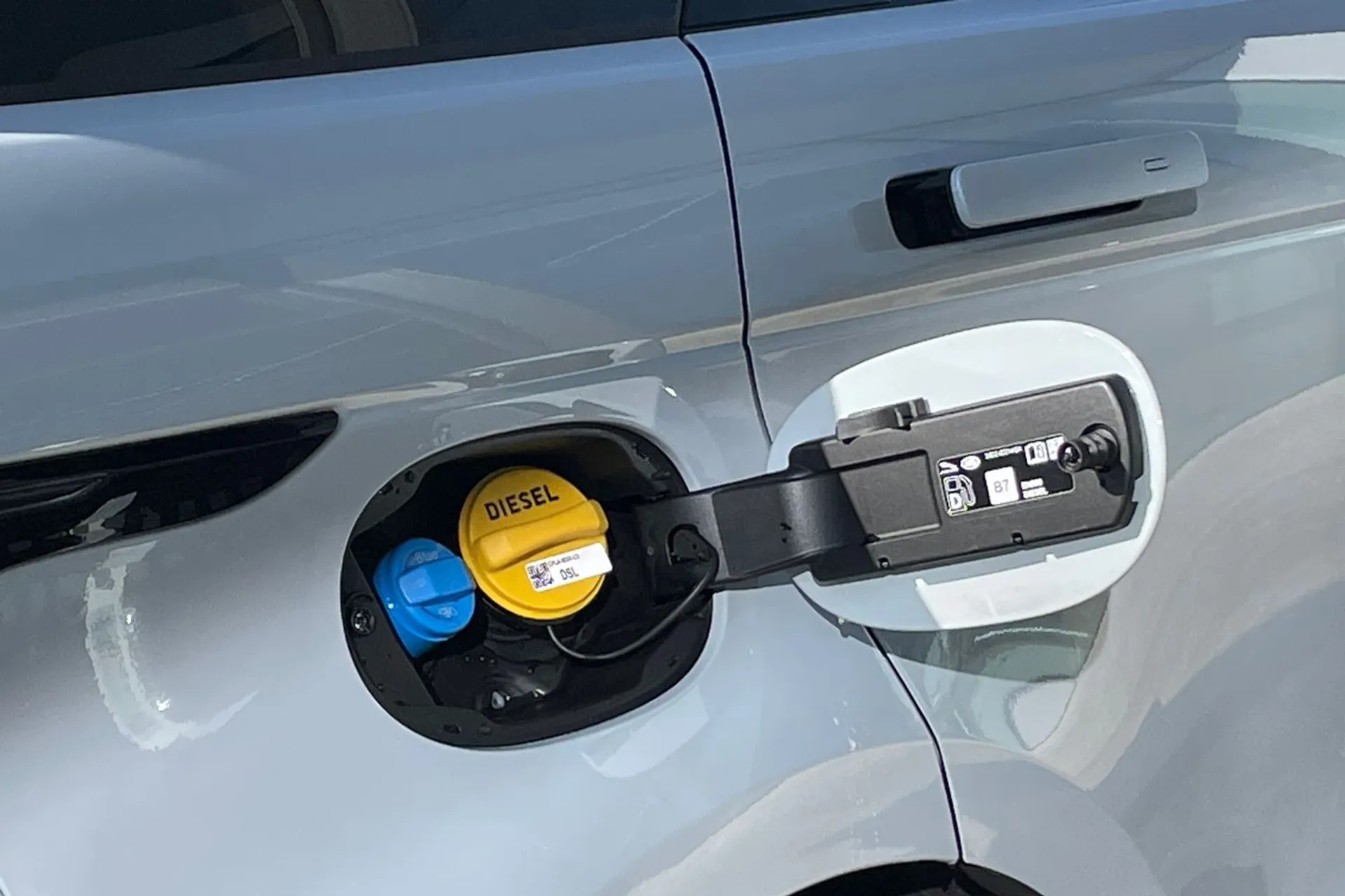 LAND ROVER RANGE ROVER EVOQUE thumbnail image number 21