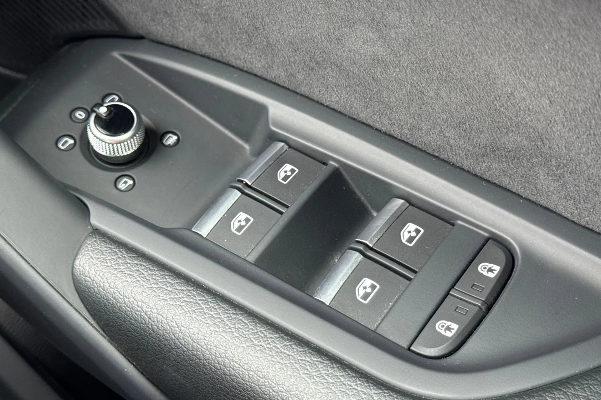 Audi Q5 thumbnail image number 18