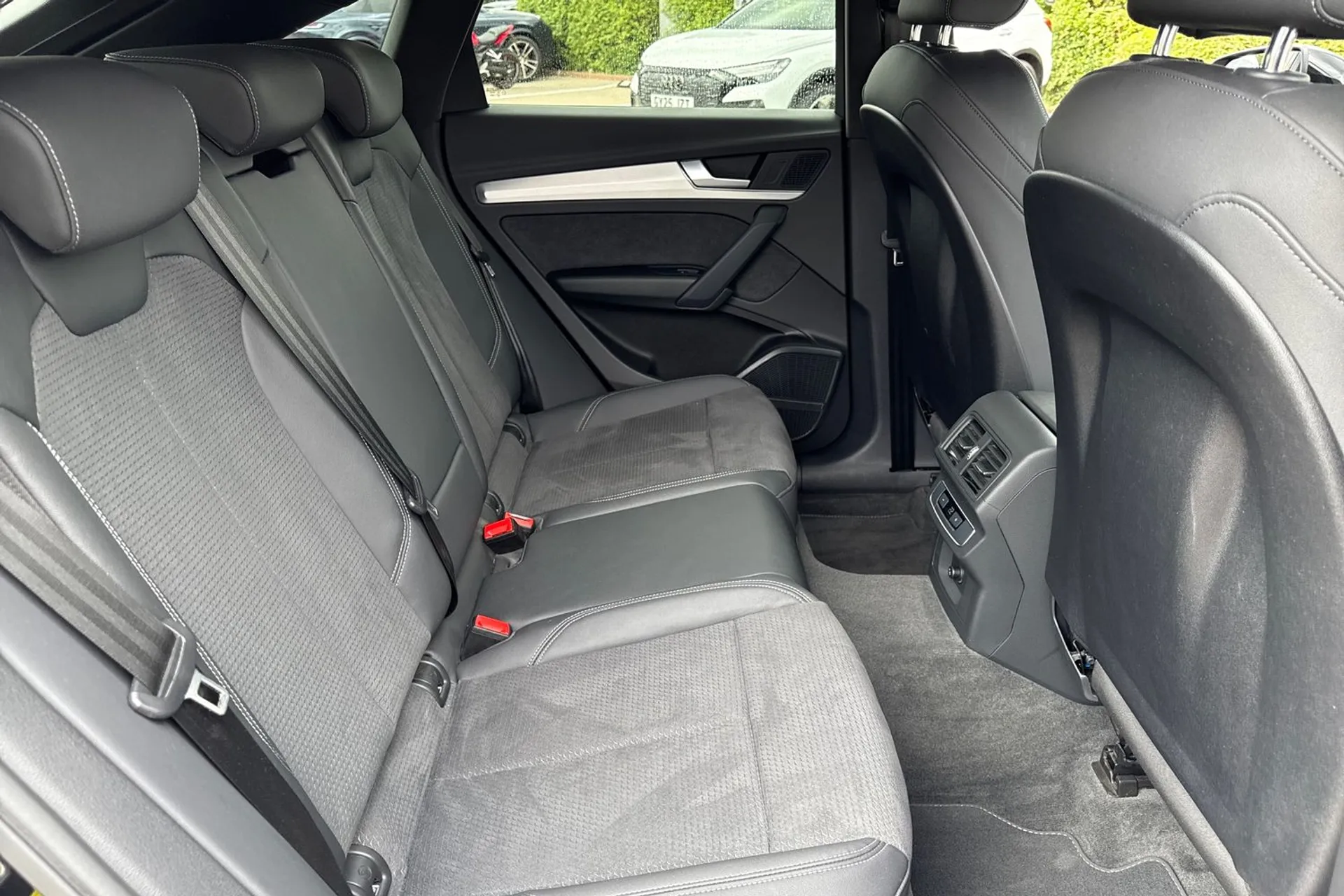 Audi Q5 thumbnail image number 41