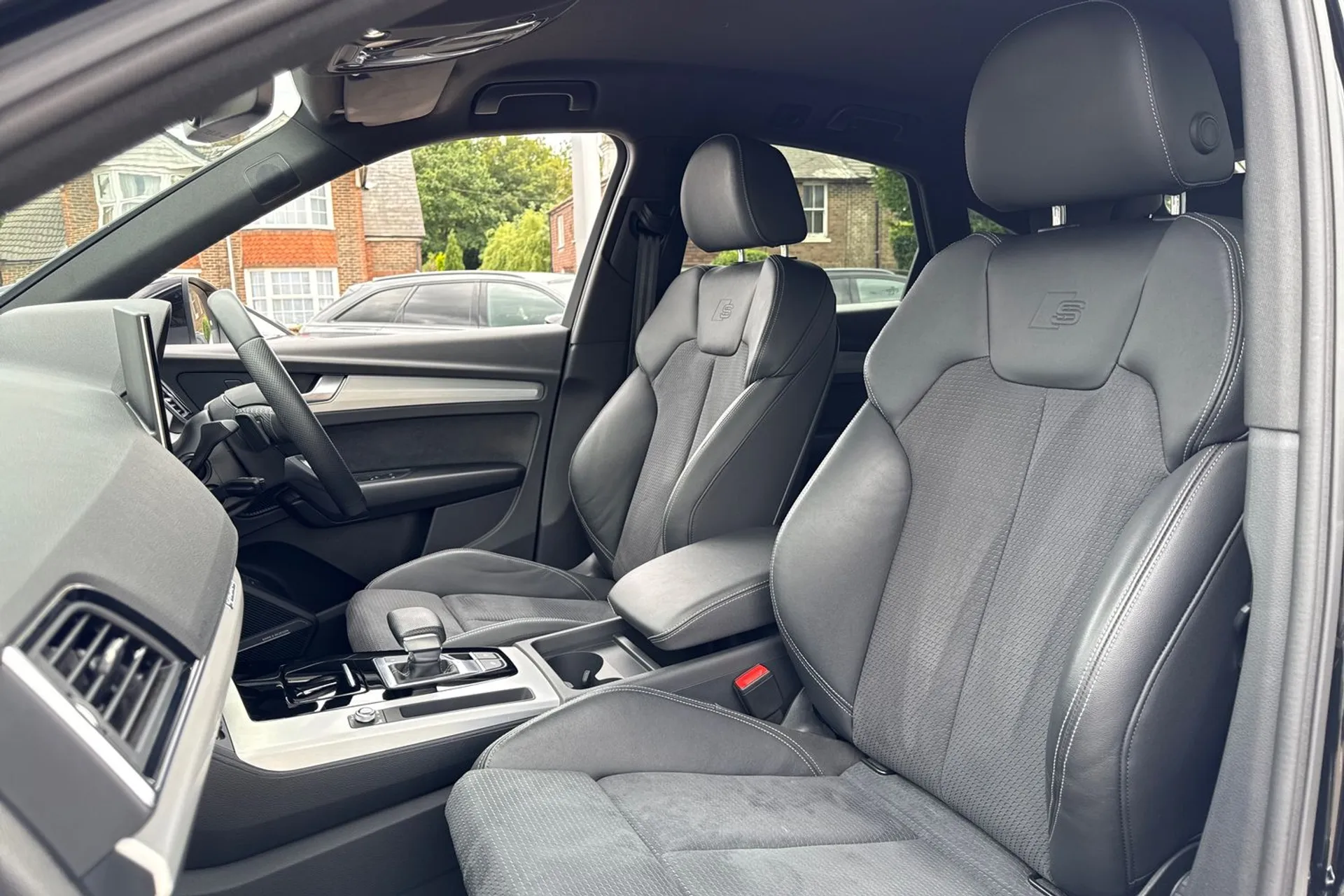 Audi Q5 thumbnail image number 30