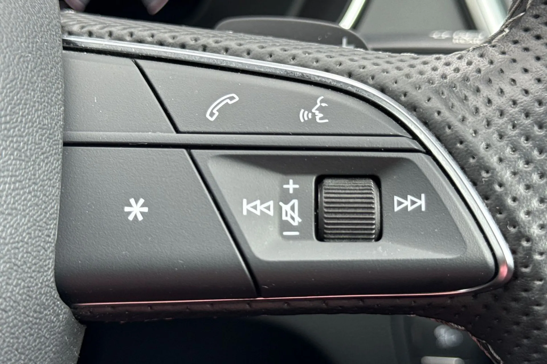 Audi Q5 thumbnail image number 21