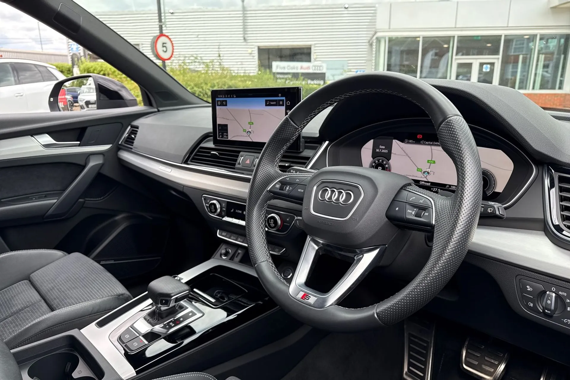 Audi Q5 thumbnail image number 28