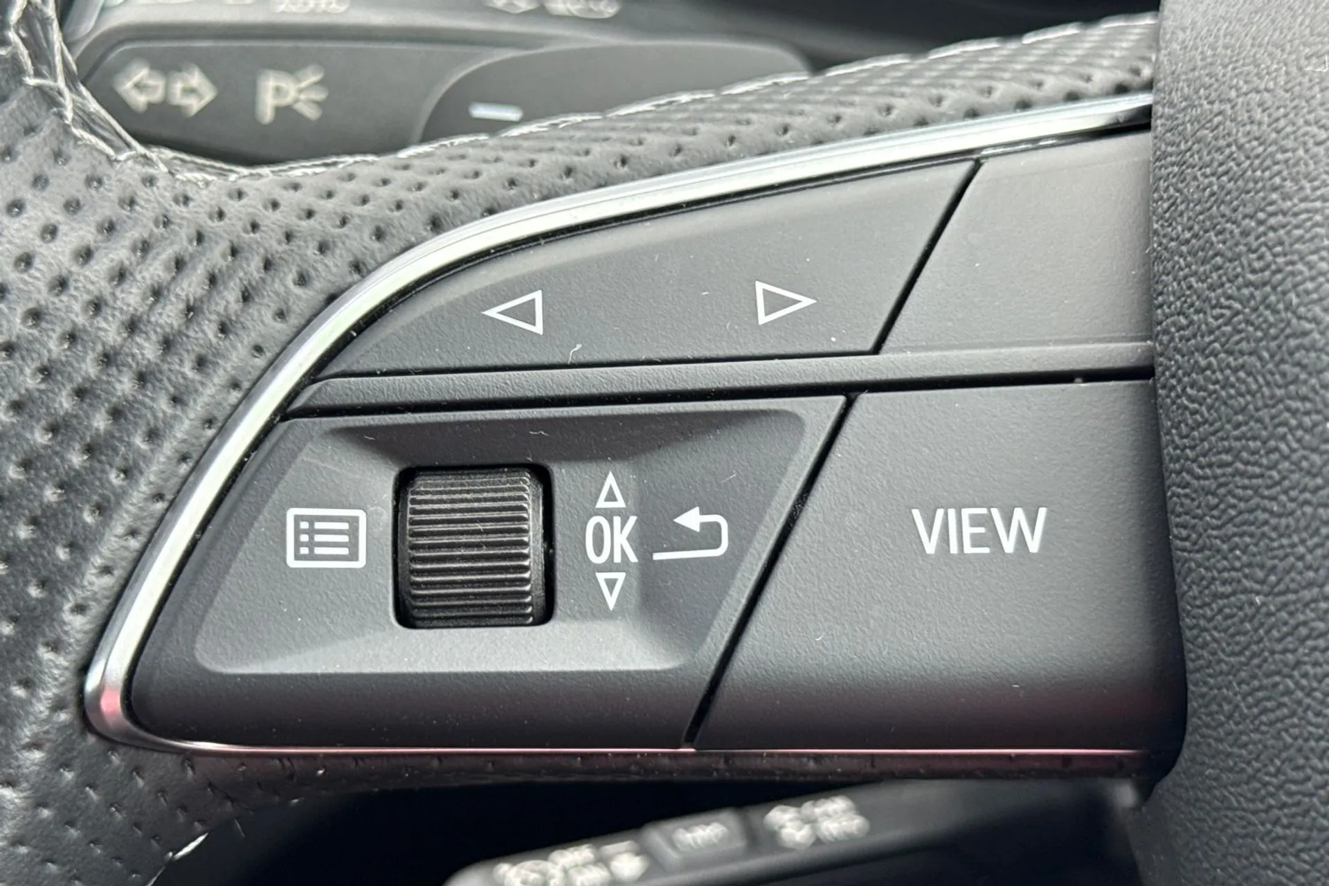 Audi Q5 thumbnail image number 20