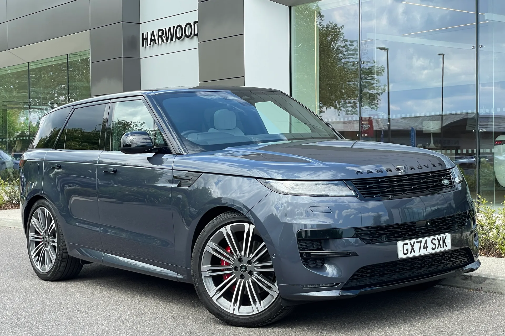 LAND ROVER RANGE ROVER SPORT focused image