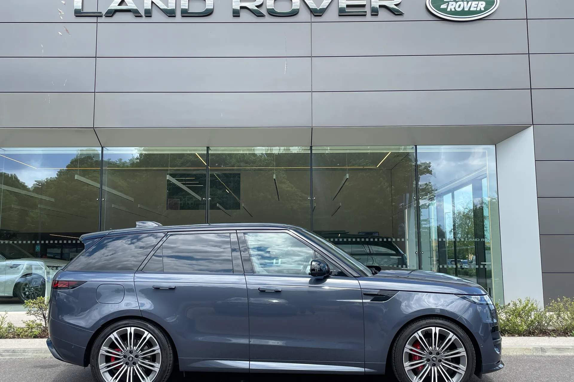 LAND ROVER RANGE ROVER SPORT thumbnail image number 2