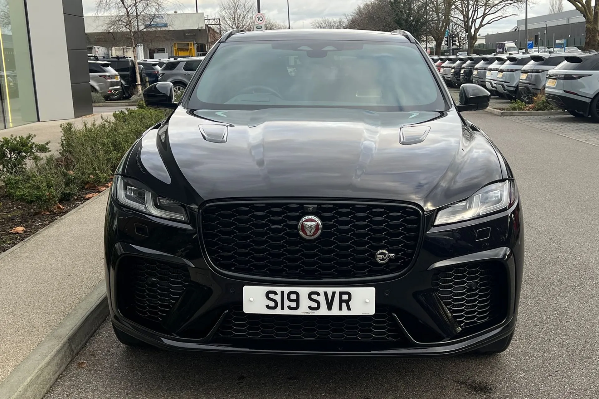 Jaguar F-PACE thumbnail image number 21