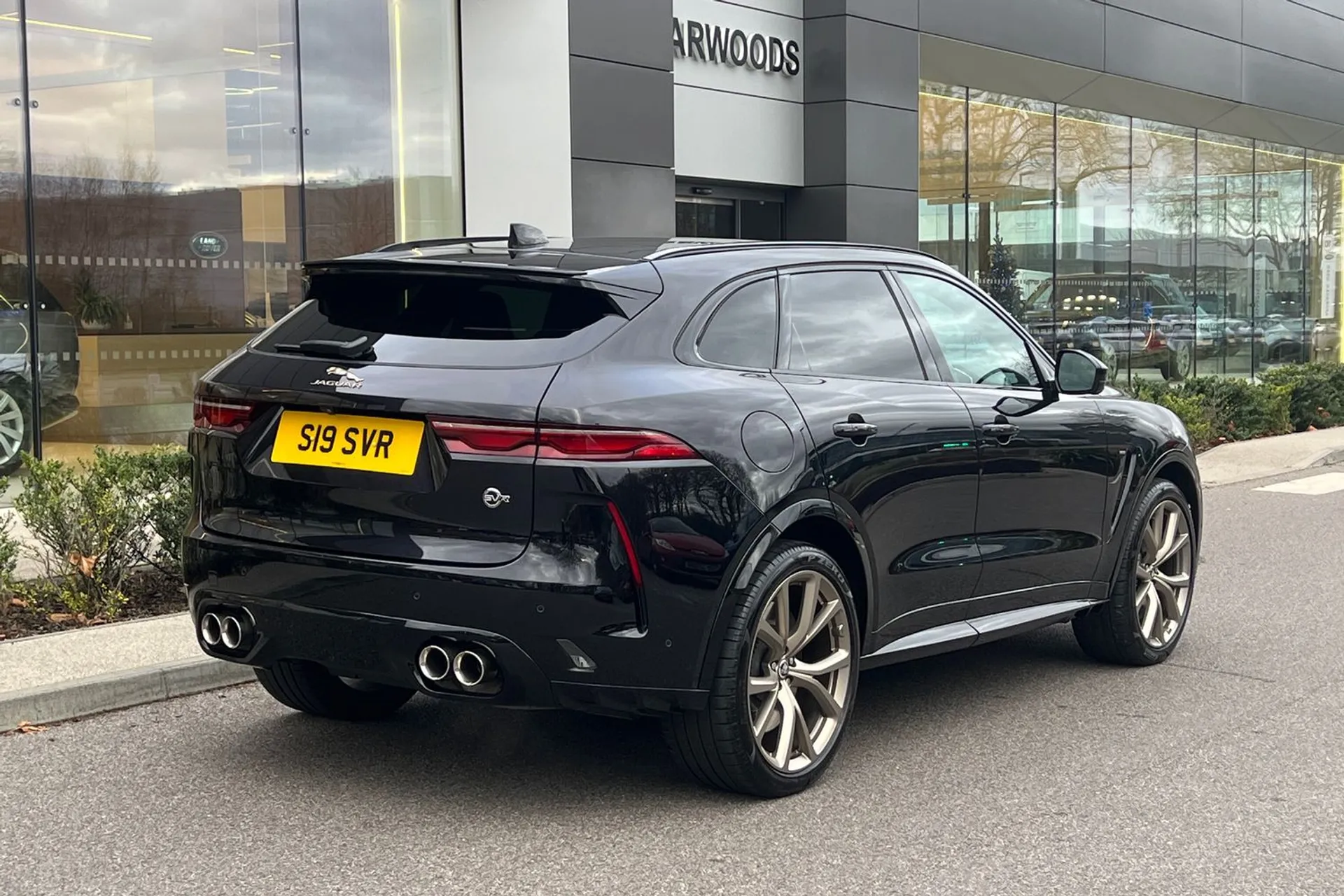 Jaguar F-PACE thumbnail image number 12