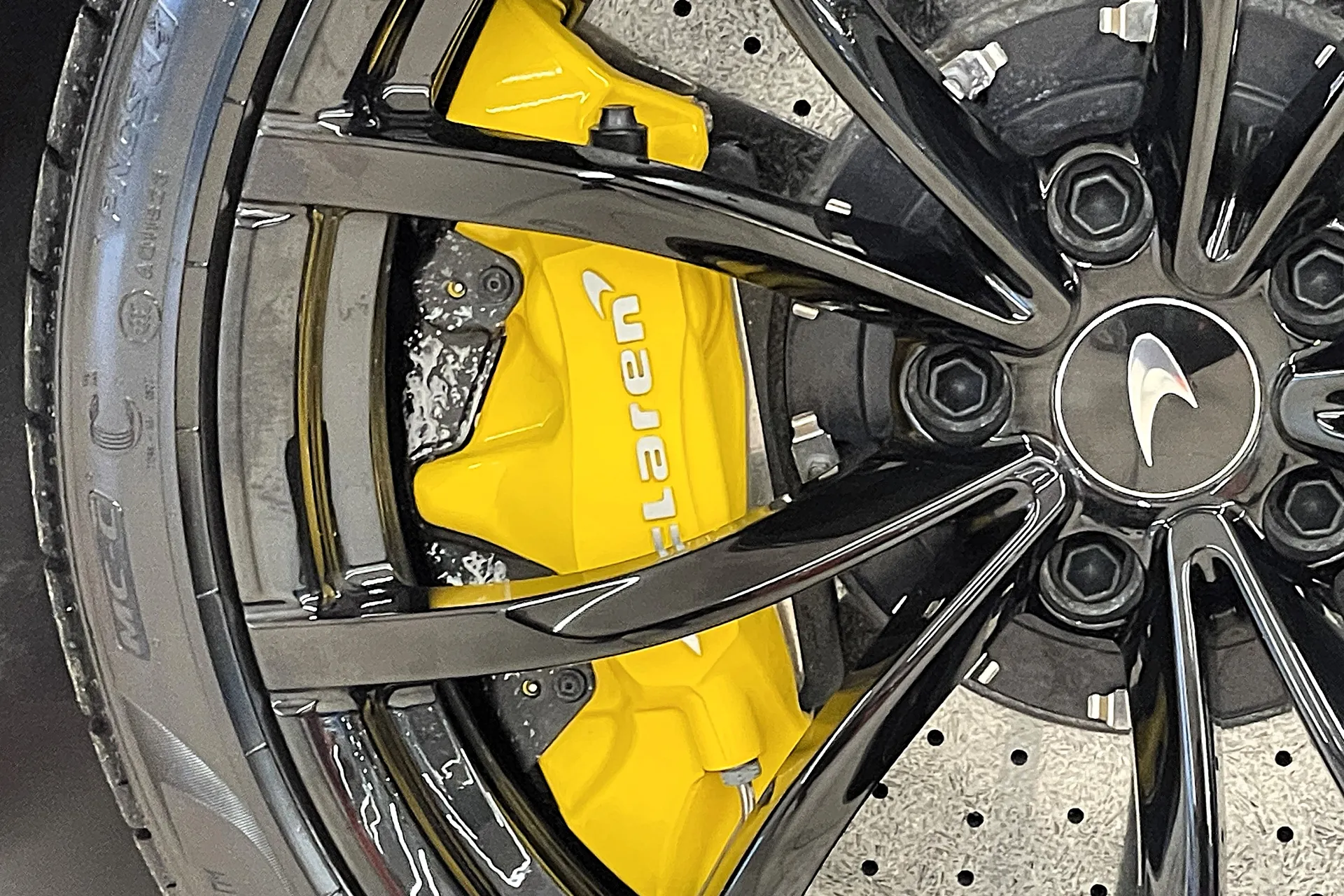 McLaren ARTURA thumbnail image number 12