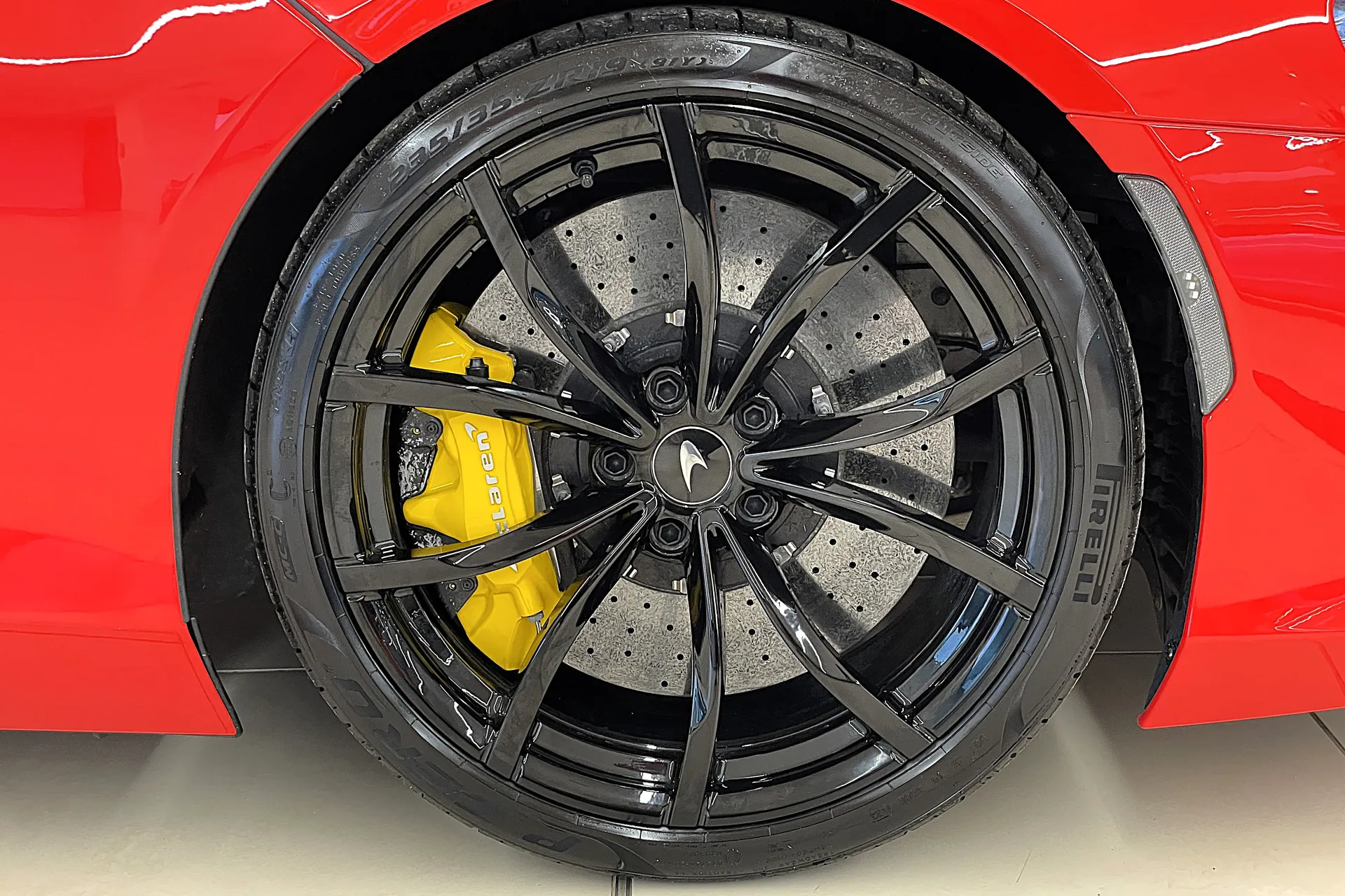 McLaren ARTURA thumbnail image number 5