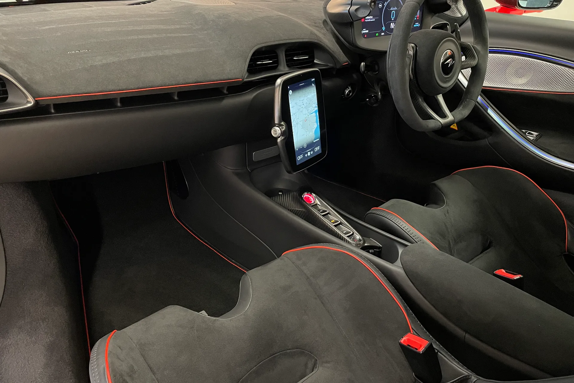 McLaren ARTURA thumbnail image number 9