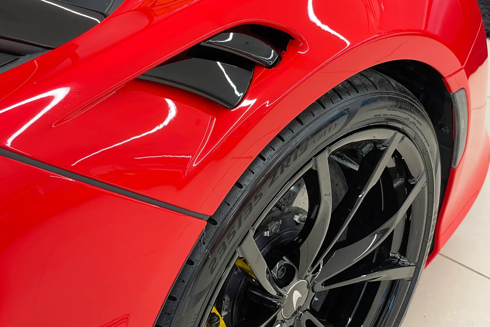 McLaren ARTURA thumbnail image number 13