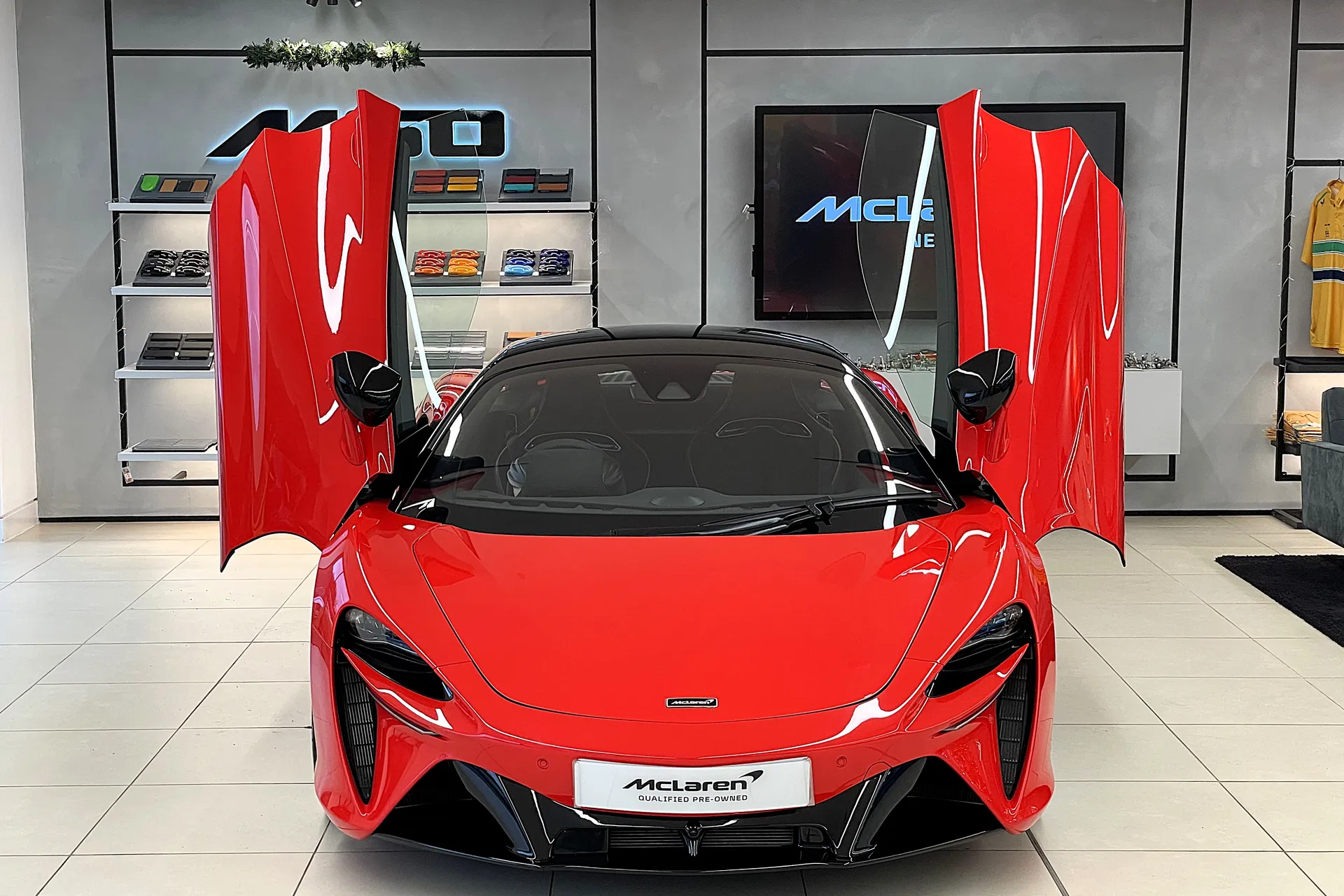 McLaren ARTURA thumbnail image number 17