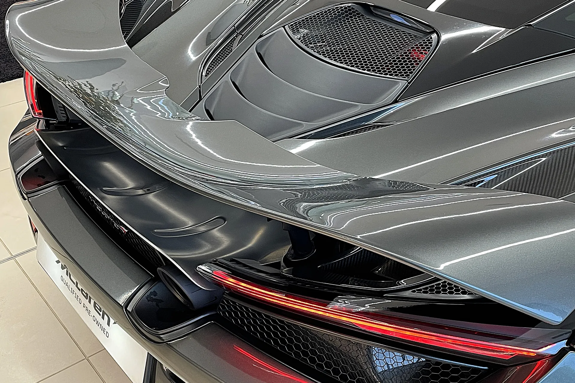 McLaren 720 thumbnail image number 10