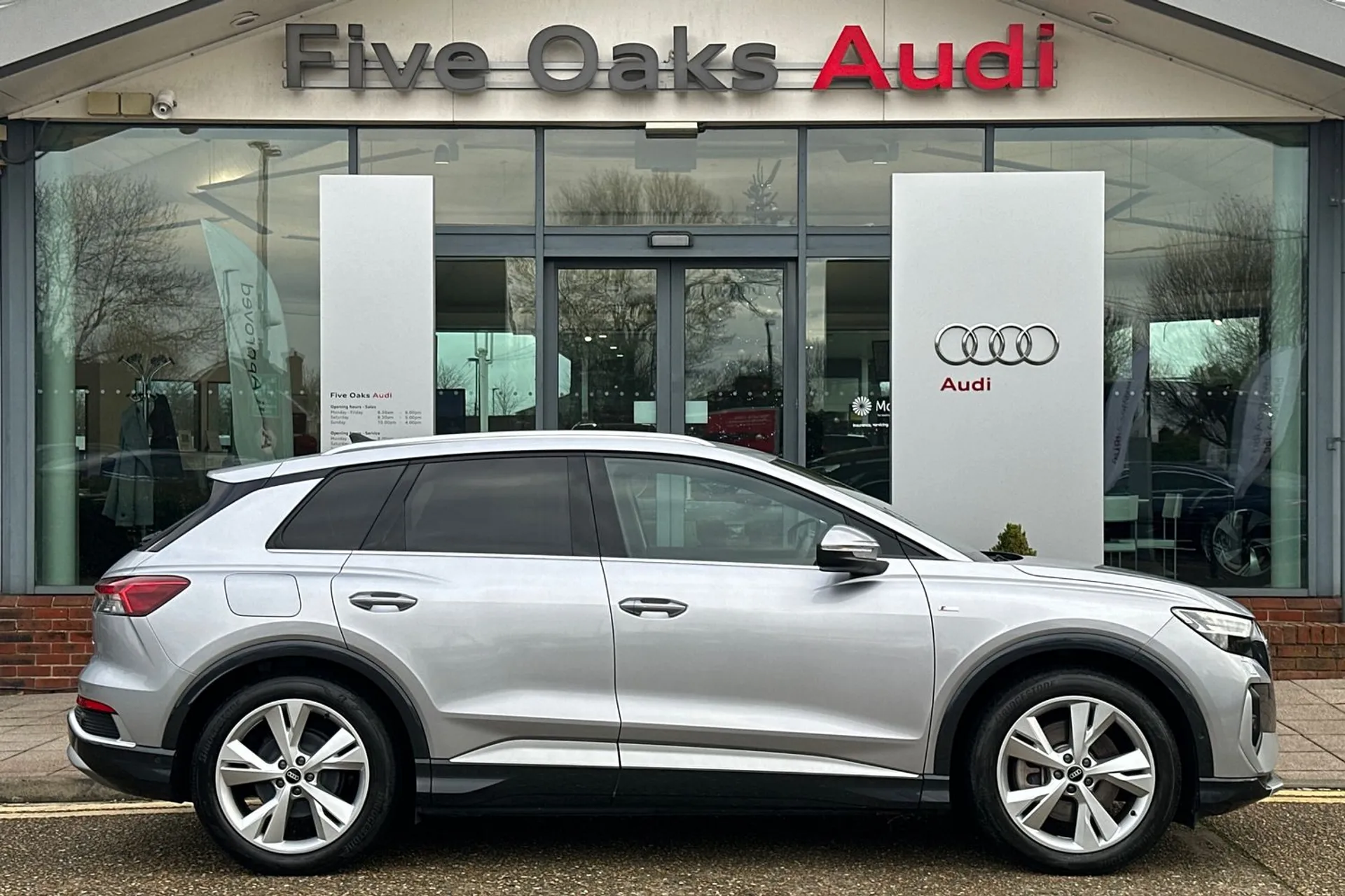 Audi Q4 thumbnail image number 2