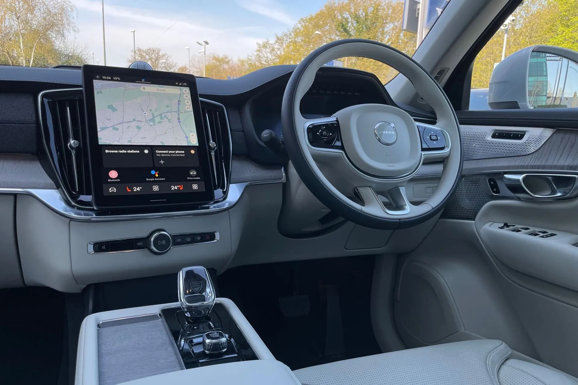 Volvo XC90 thumbnail image number 36