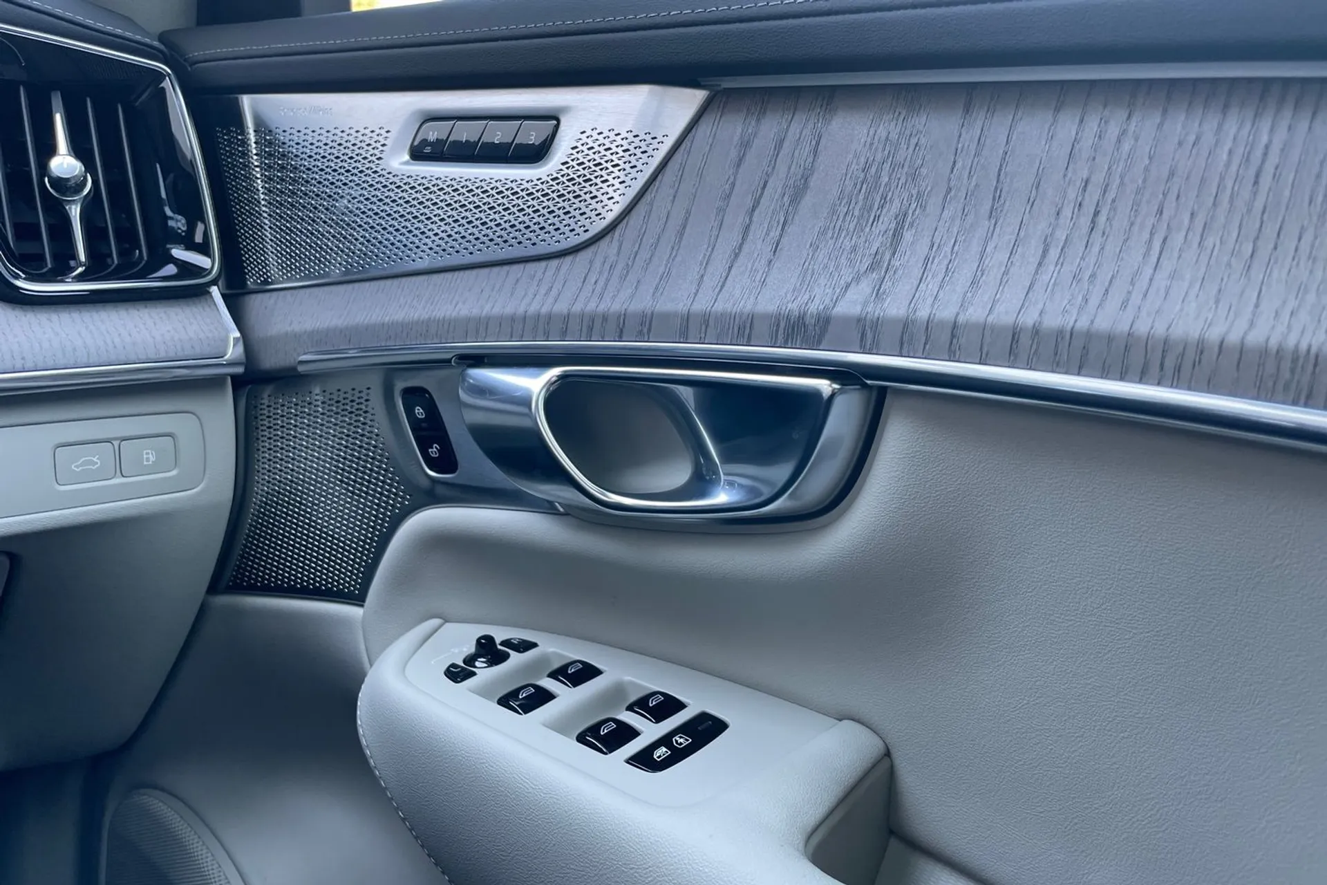 Volvo XC90 thumbnail image number 44