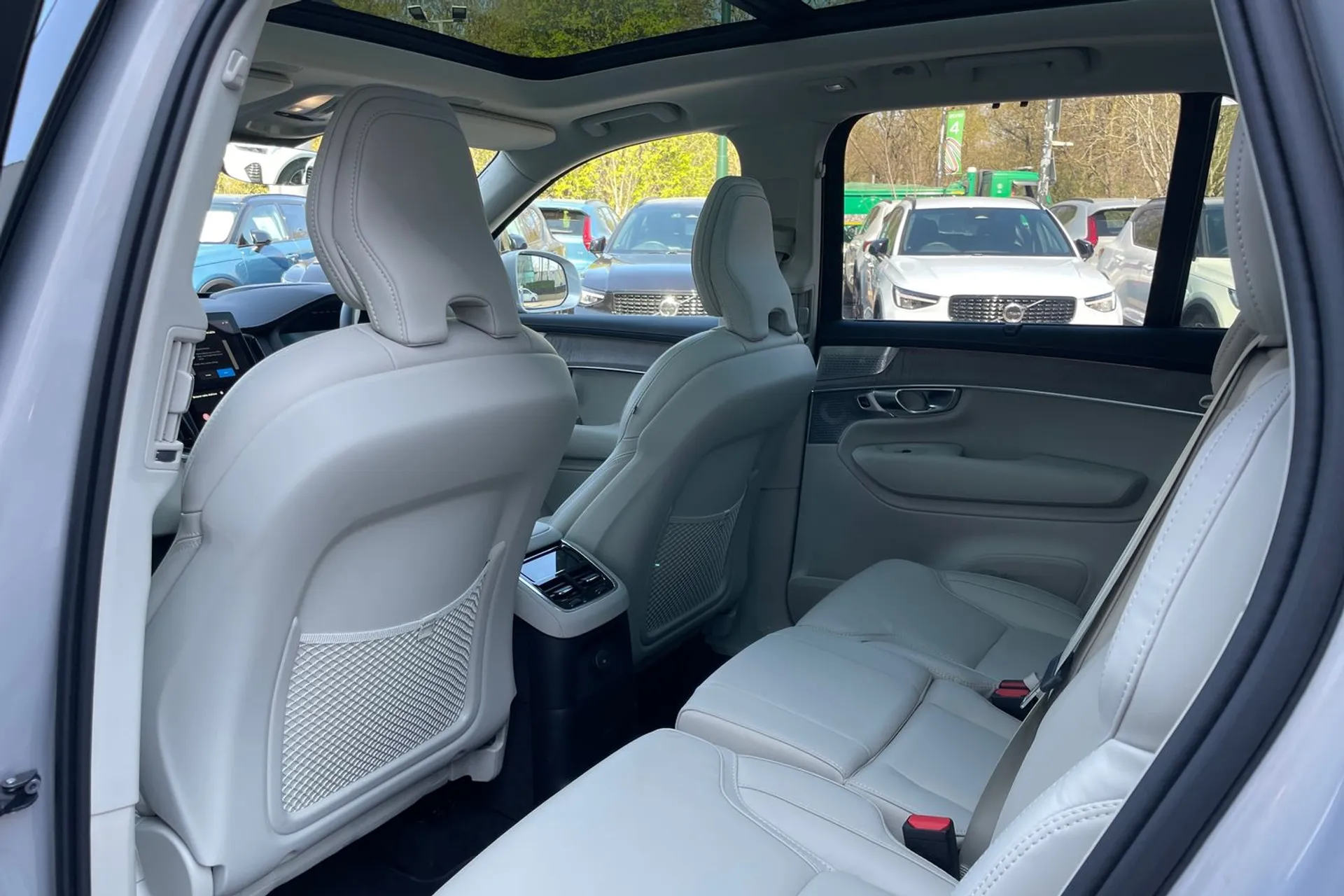 Volvo XC90 thumbnail image number 31