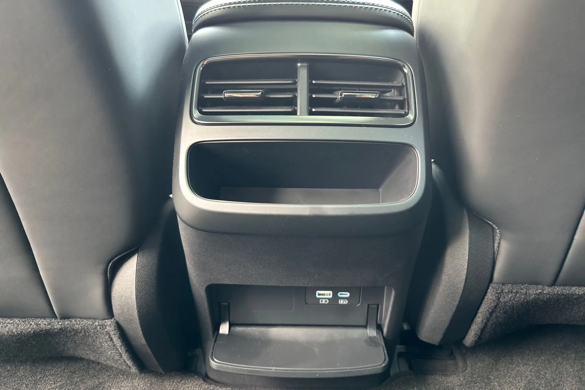 BYD SEAL thumbnail image number 26