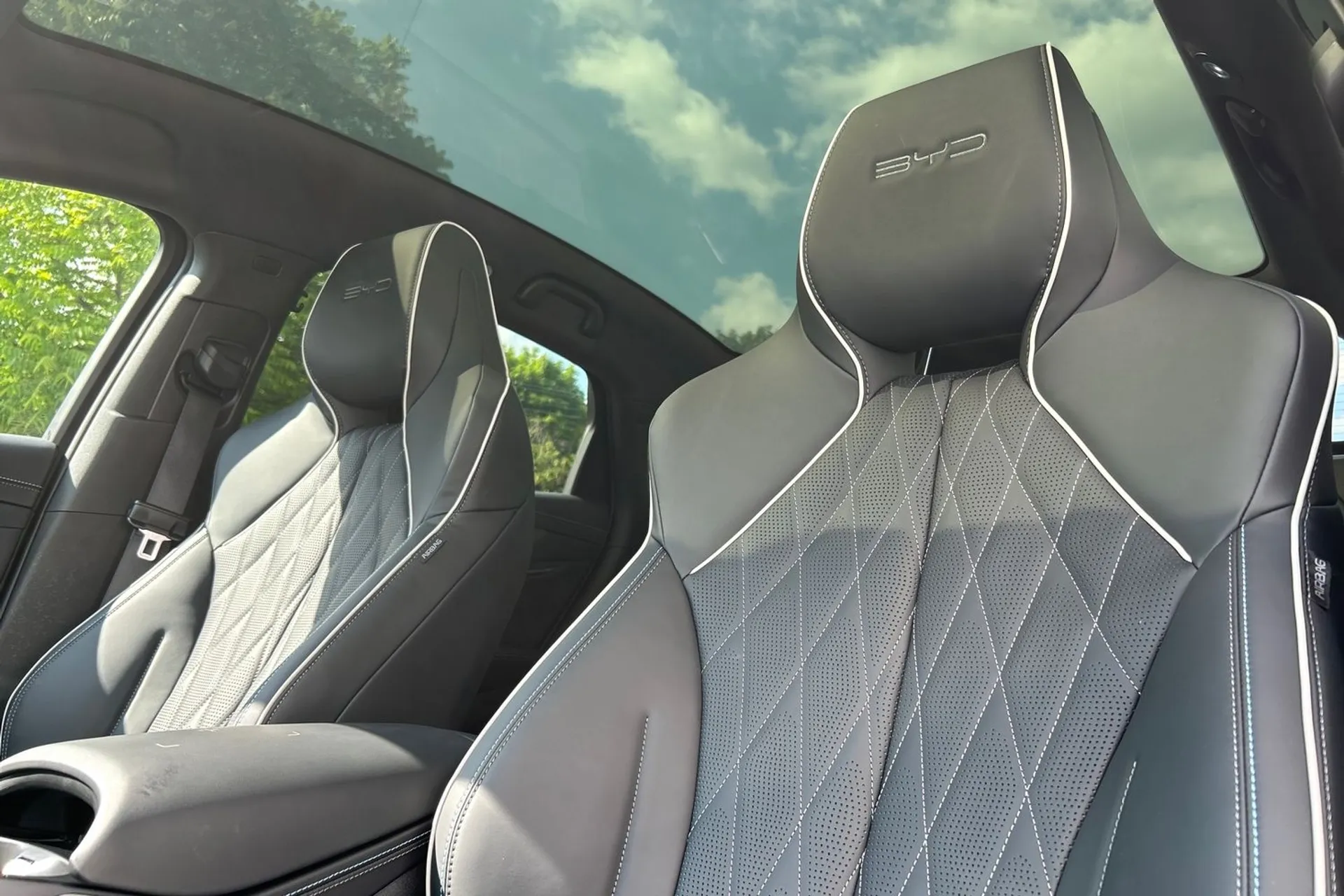 BYD SEAL thumbnail image number 4