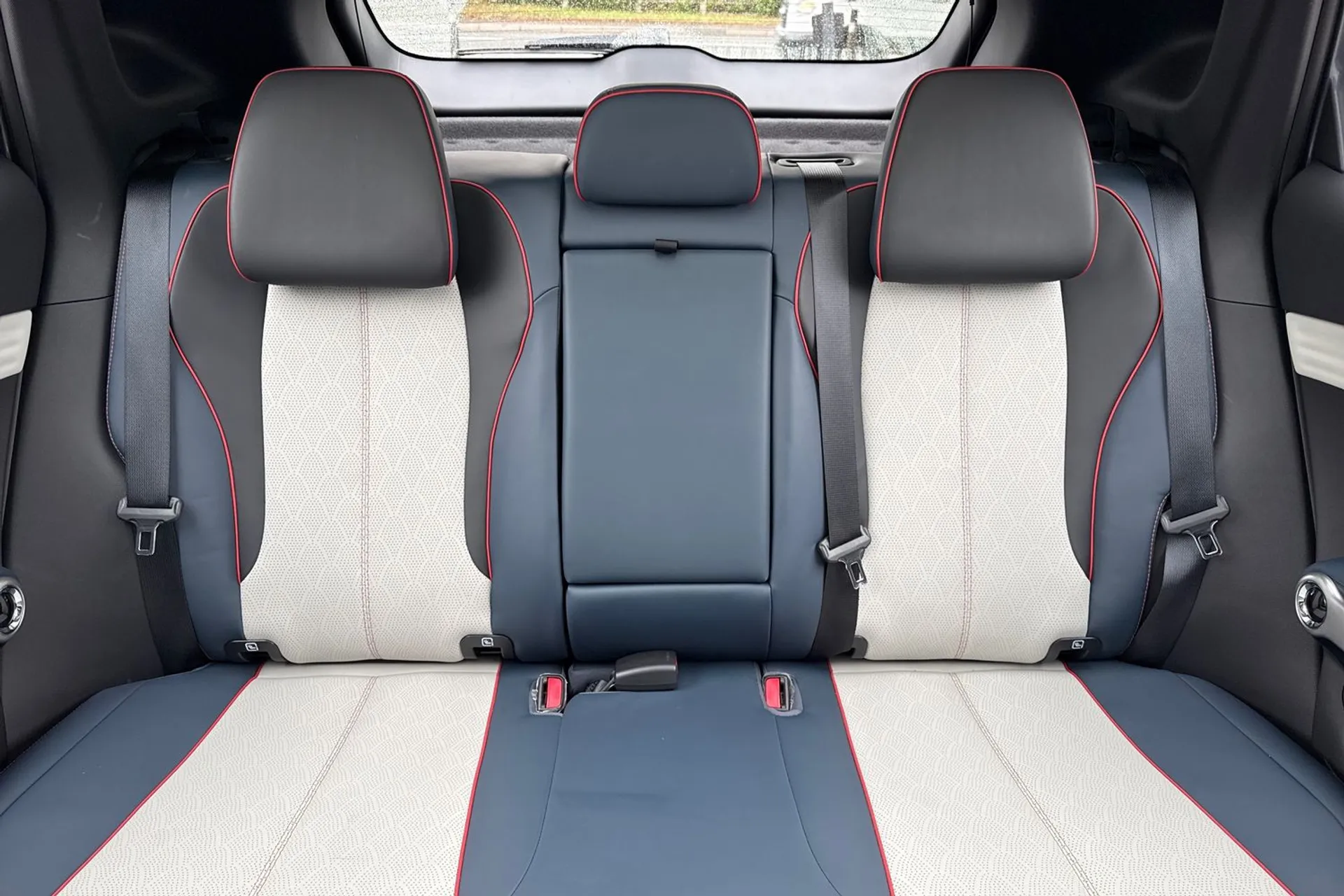 BYD ATTO 3 thumbnail image number 31