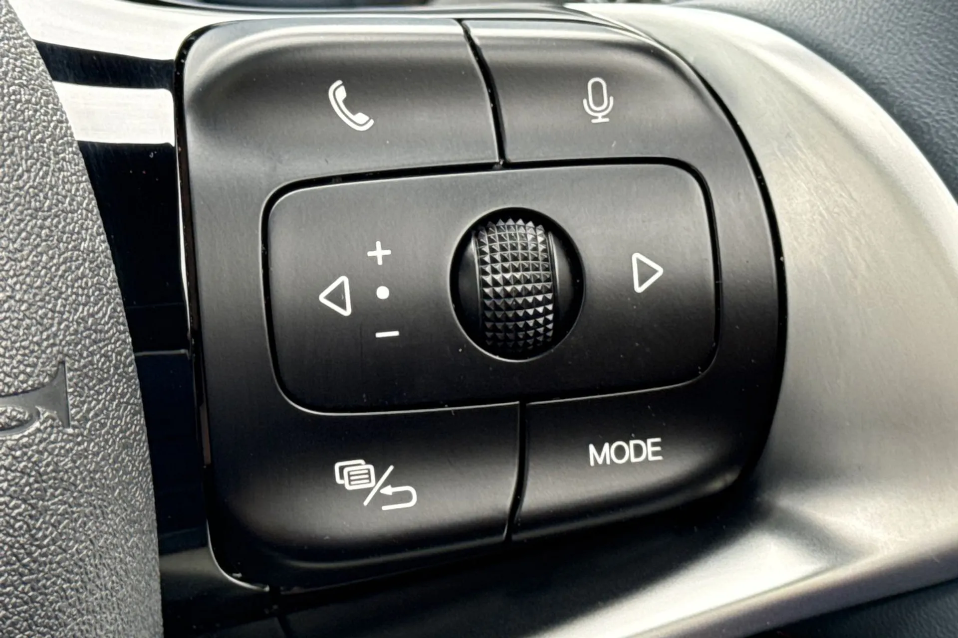 BYD ATTO 3 thumbnail image number 45
