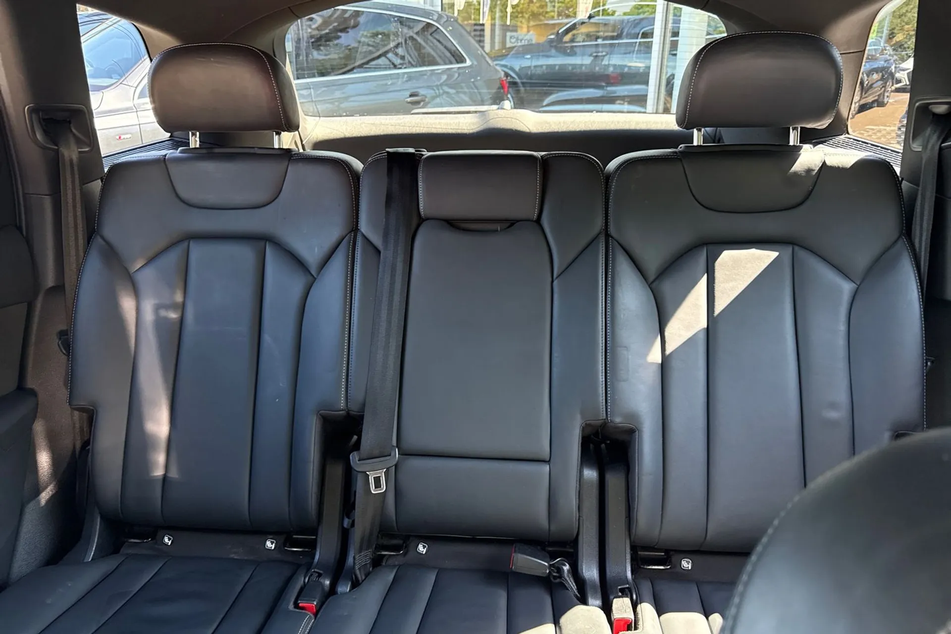 Audi Q7 thumbnail image number 30