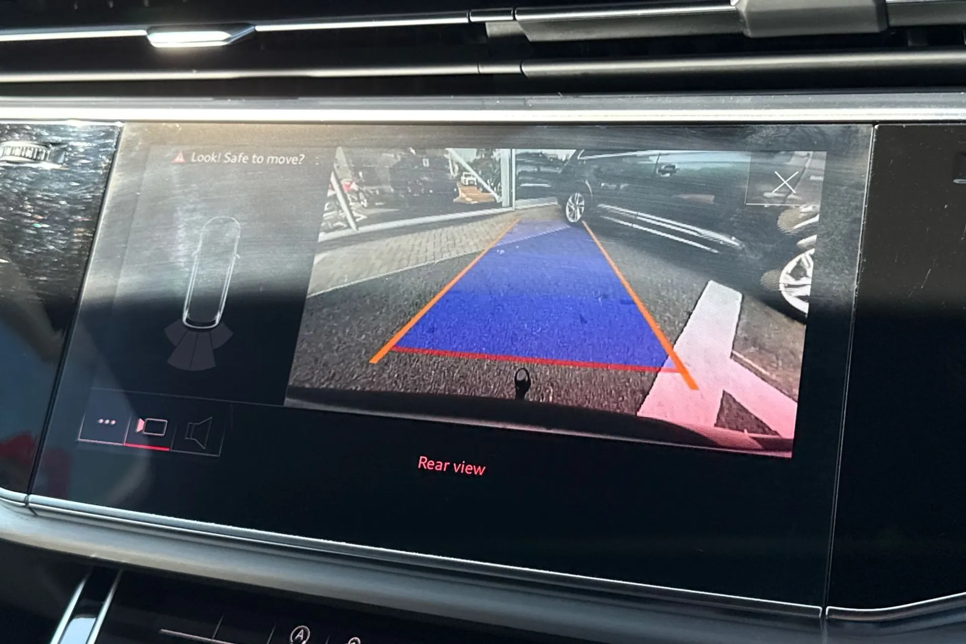 Audi Q7 thumbnail image number 3