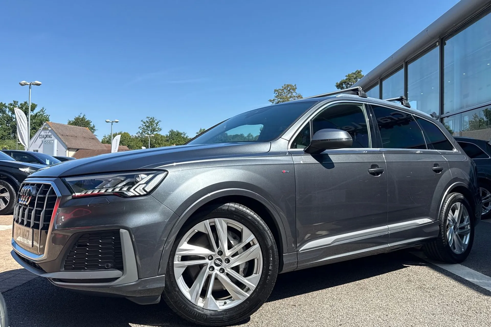 Audi Q7 thumbnail image number 10