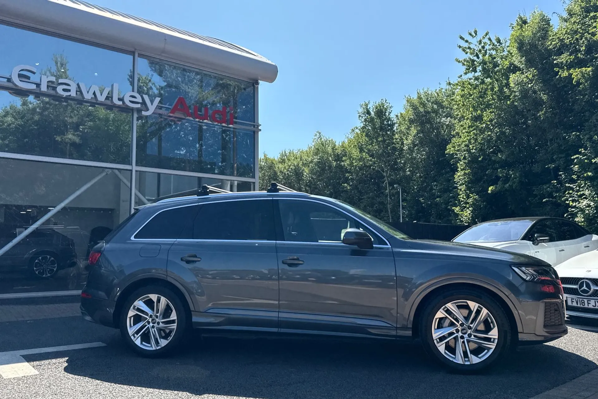 Audi Q7 thumbnail image number 2