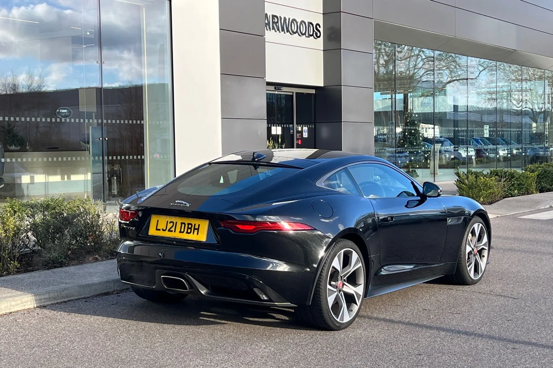 Jaguar F-TYPE thumbnail image number 18