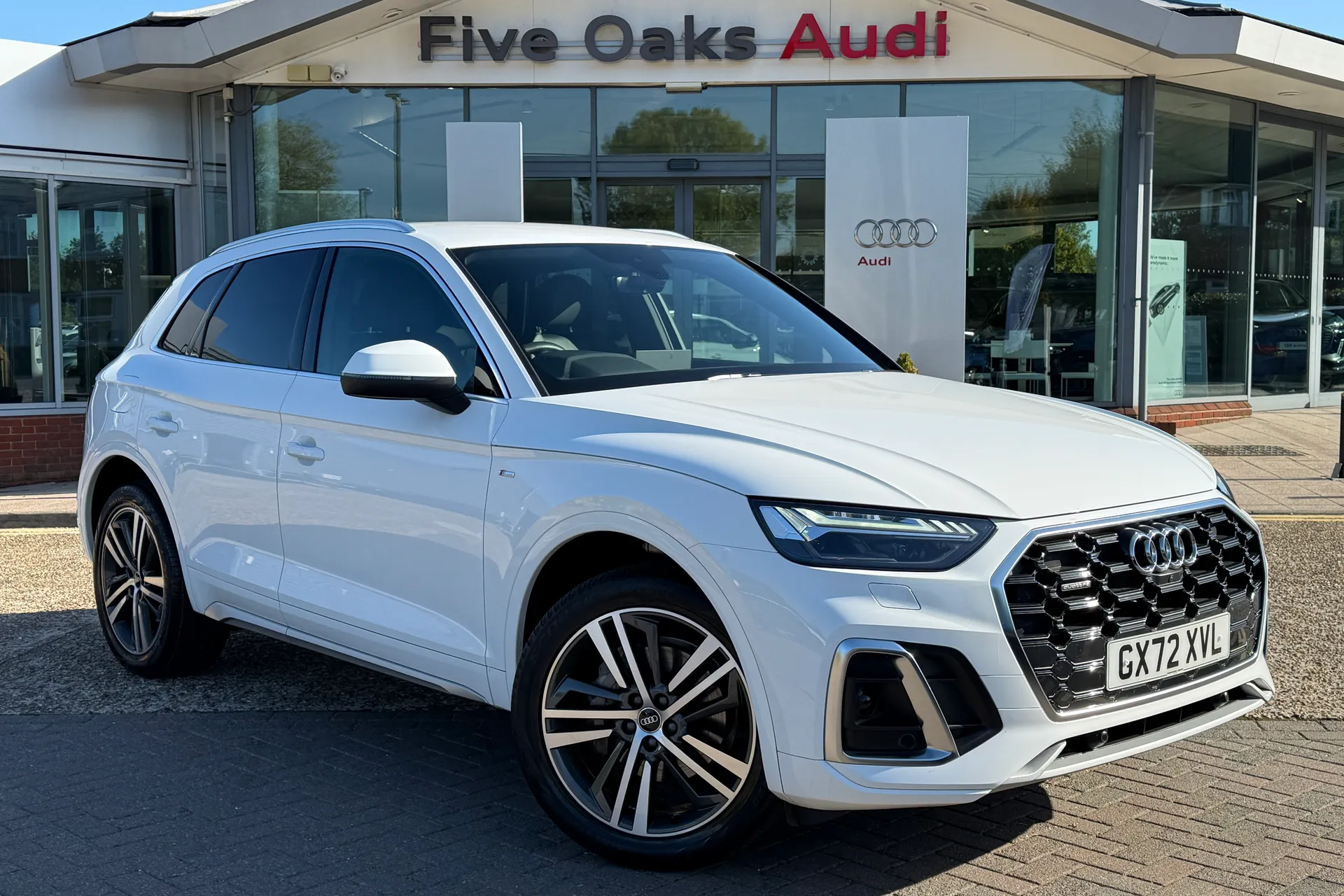 Audi Q5 focused image