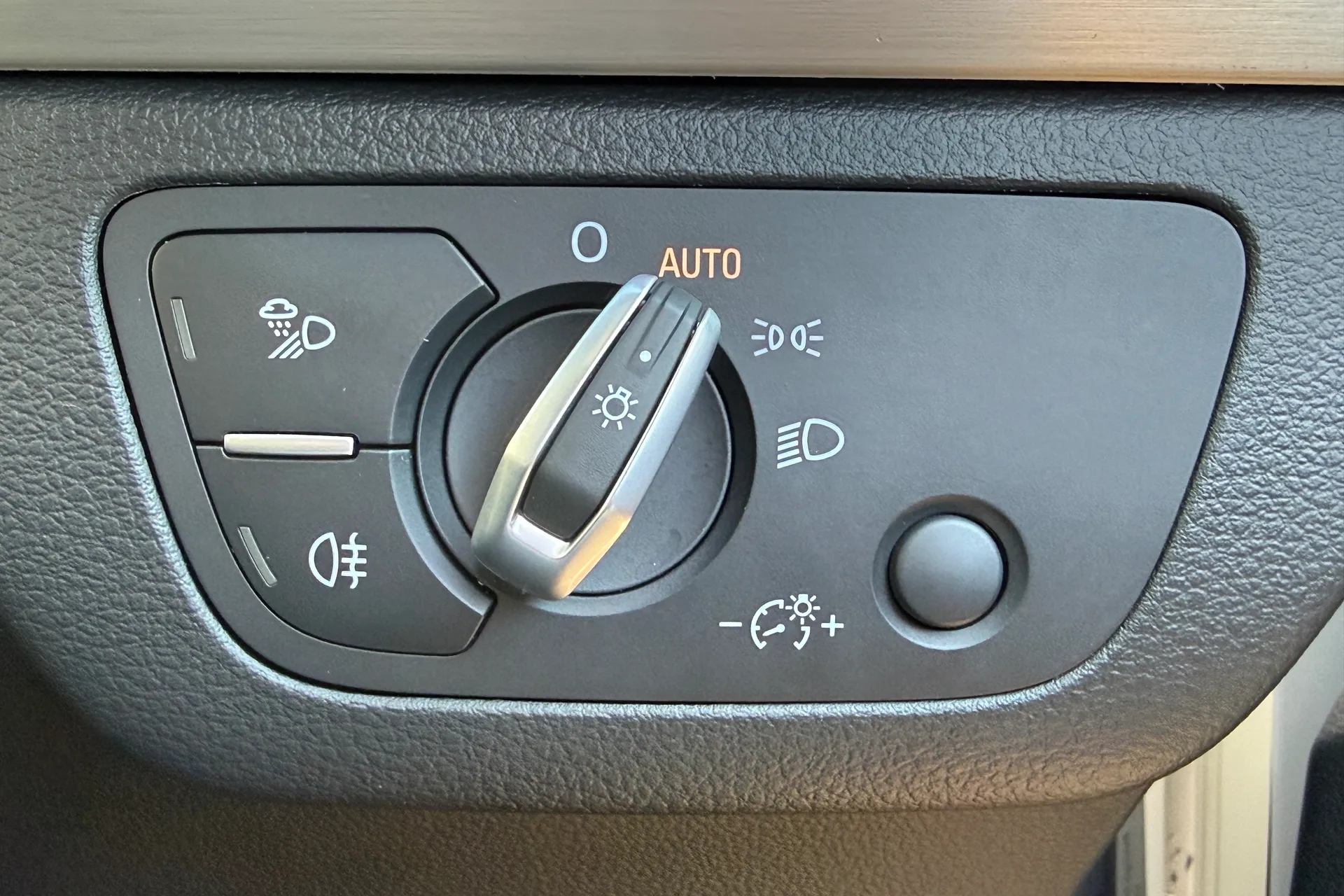 Audi Q5 thumbnail image number 23