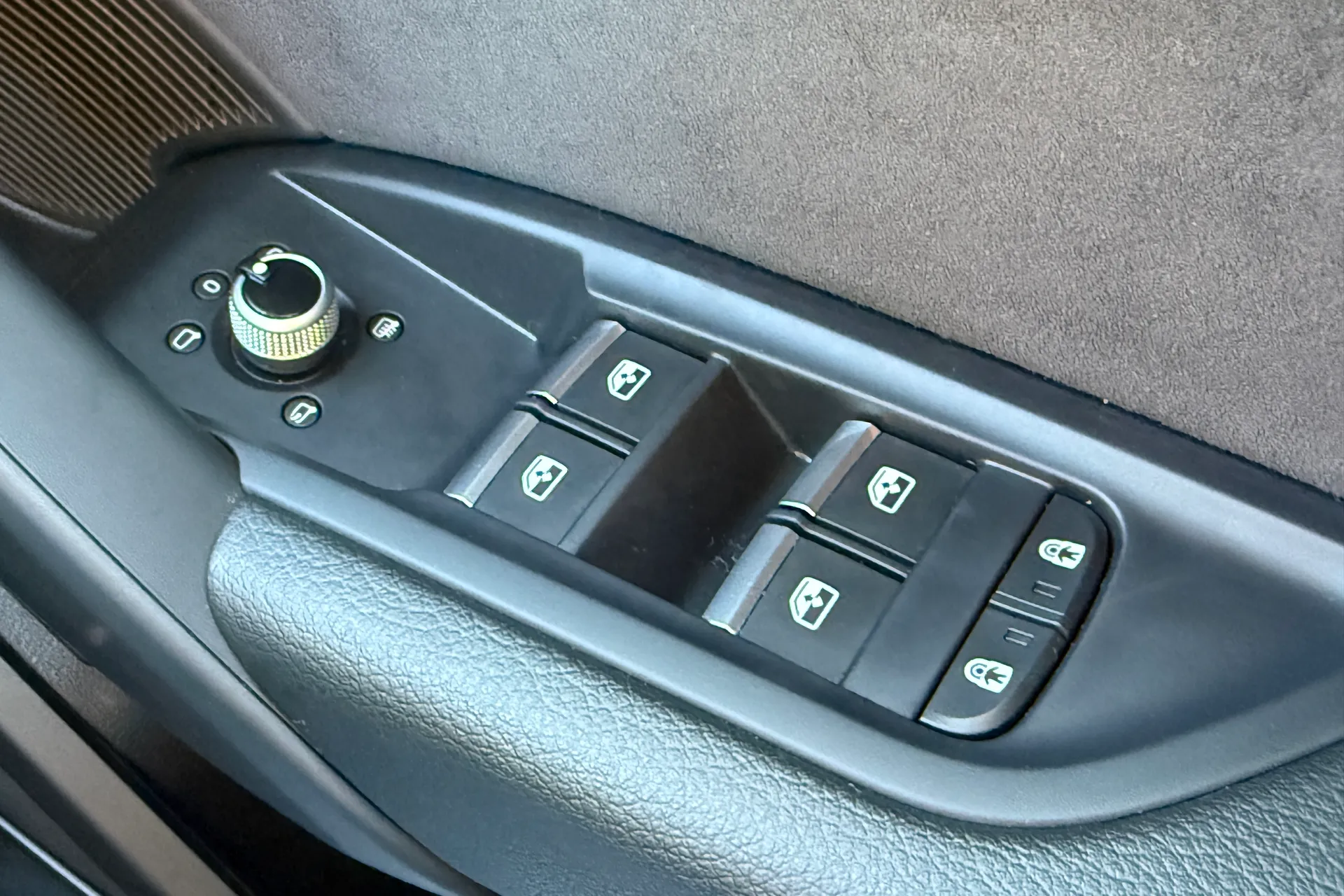 Audi Q5 thumbnail image number 19