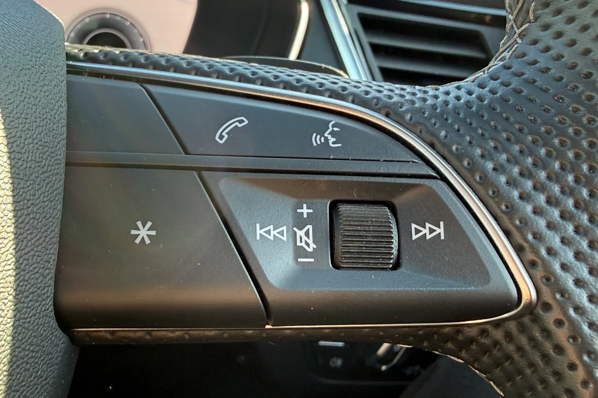 Audi Q5 thumbnail image number 22