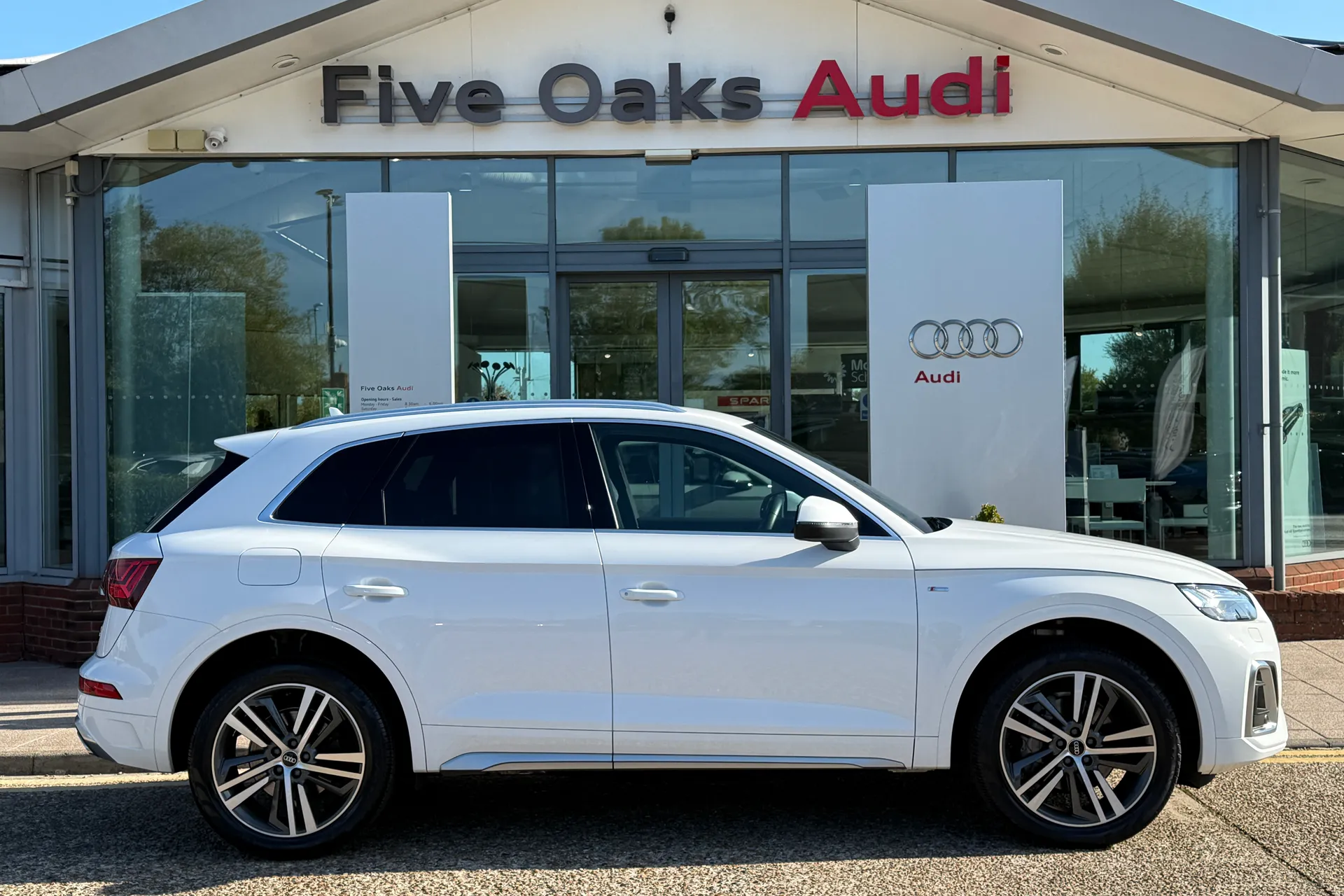 Audi Q5 thumbnail image number 2