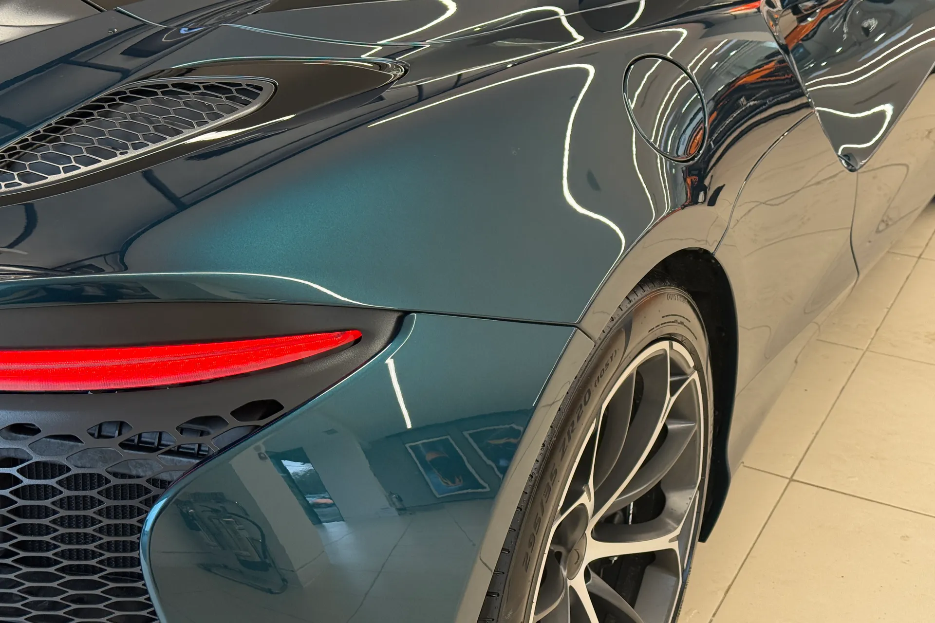 McLaren ARTURA thumbnail image number 33