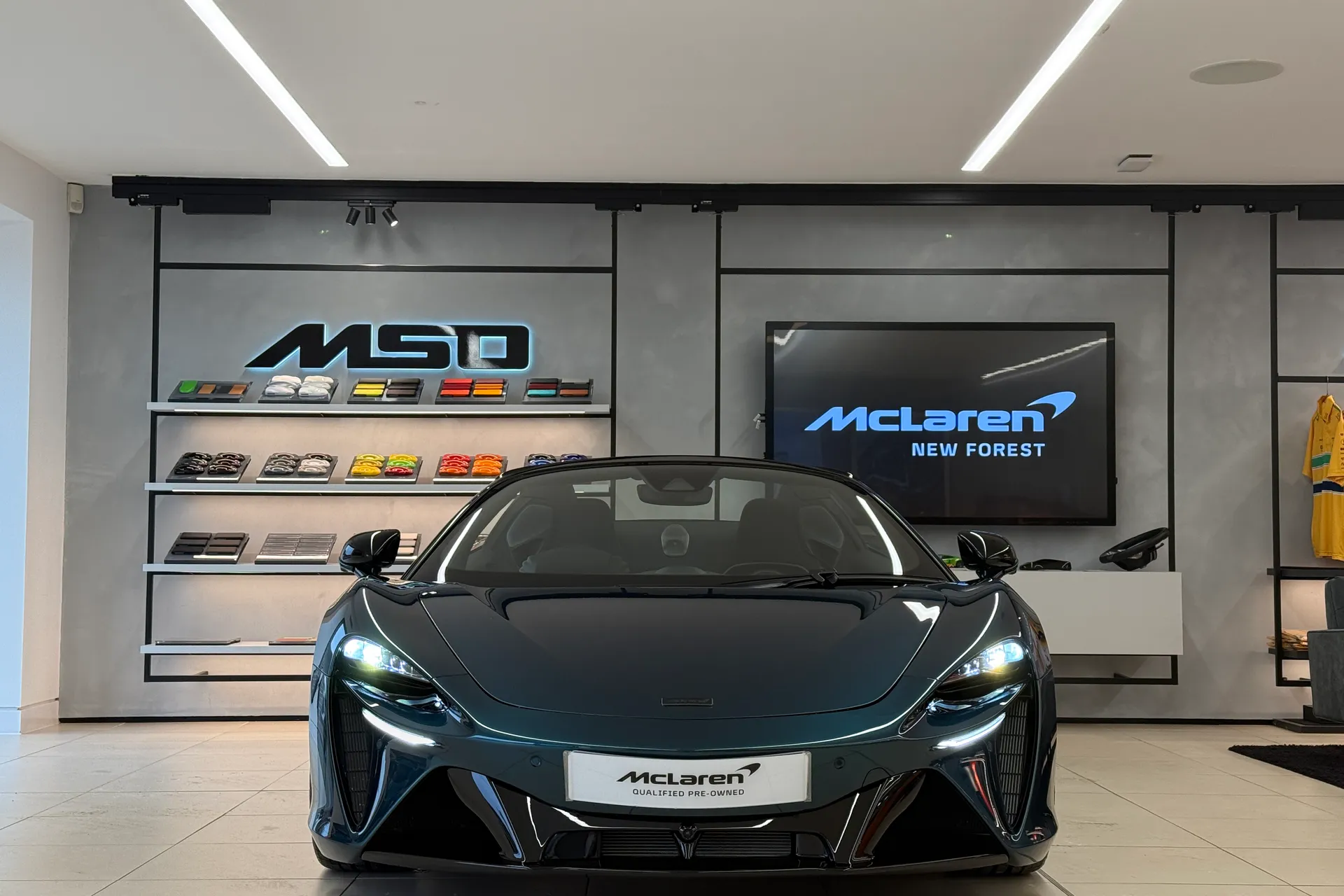 McLaren ARTURA thumbnail image number 34
