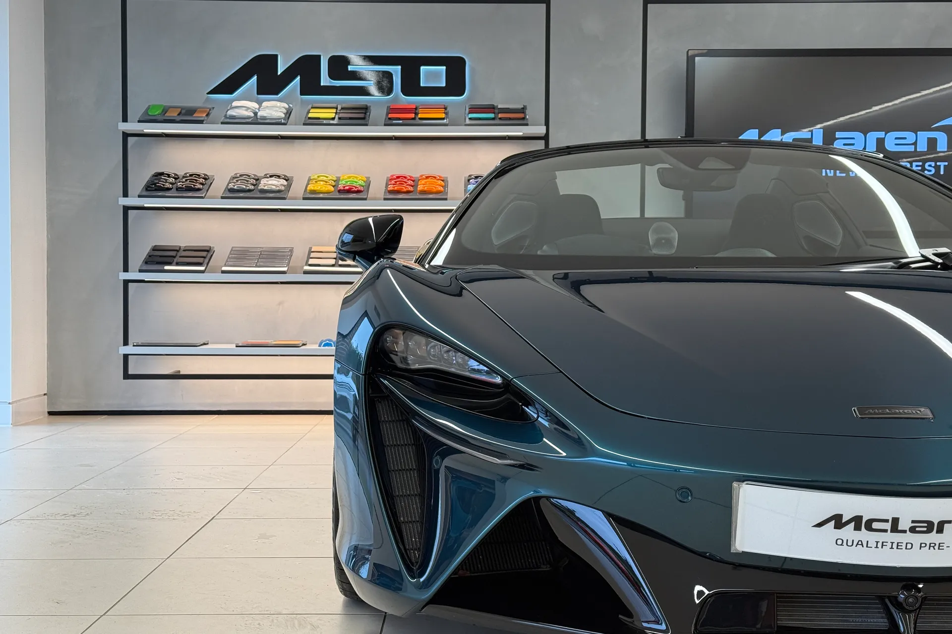 McLaren ARTURA thumbnail image number 35