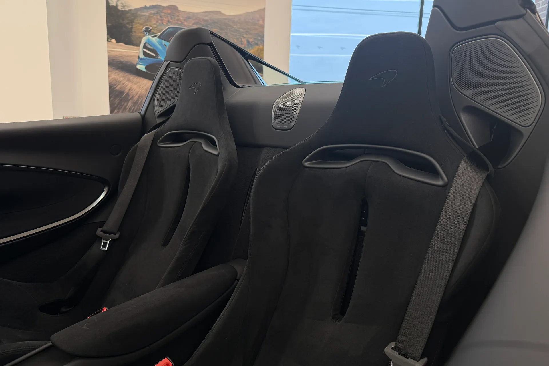 McLaren ARTURA thumbnail image number 25